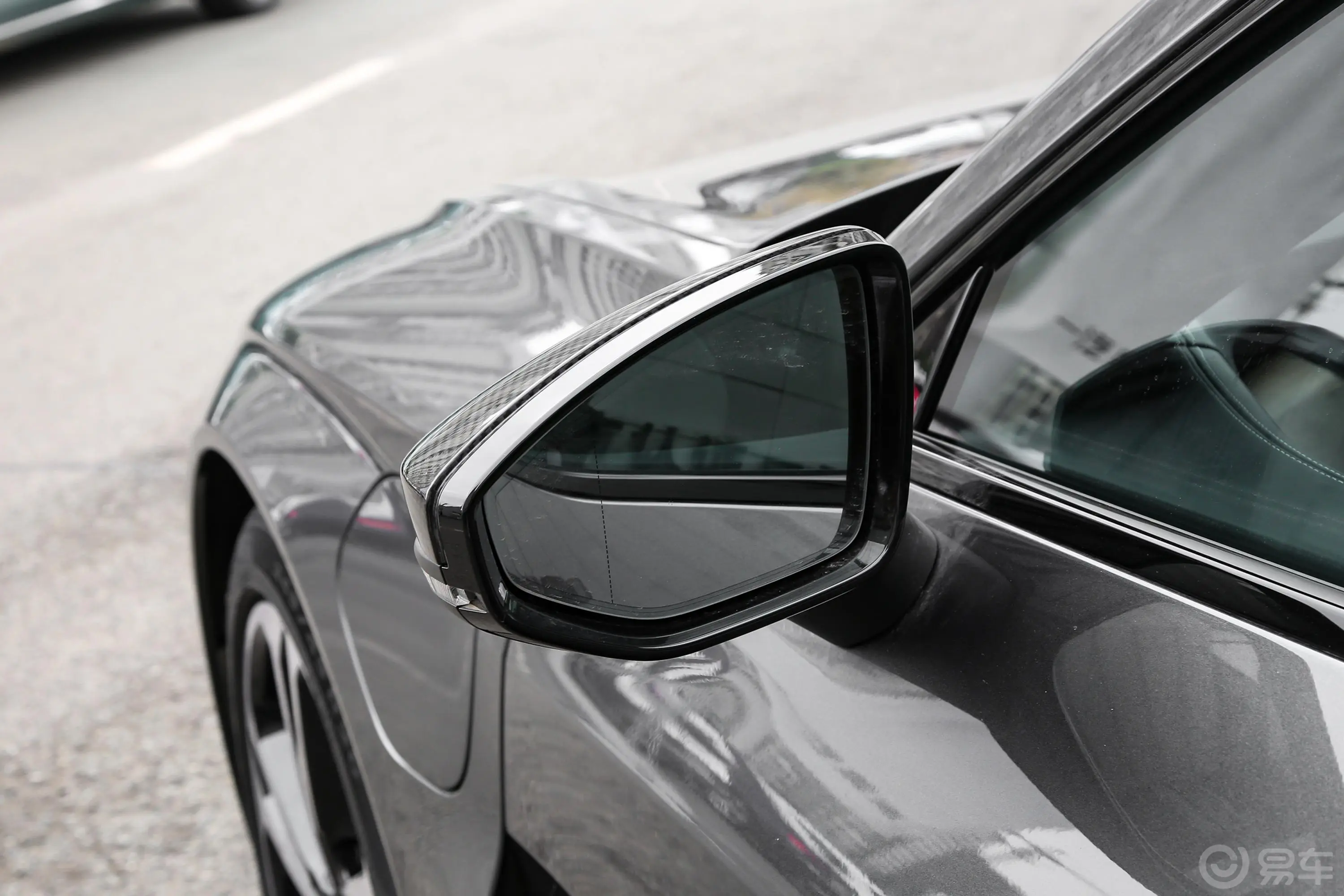 奥迪RS e-tron GT495km后视镜镜面