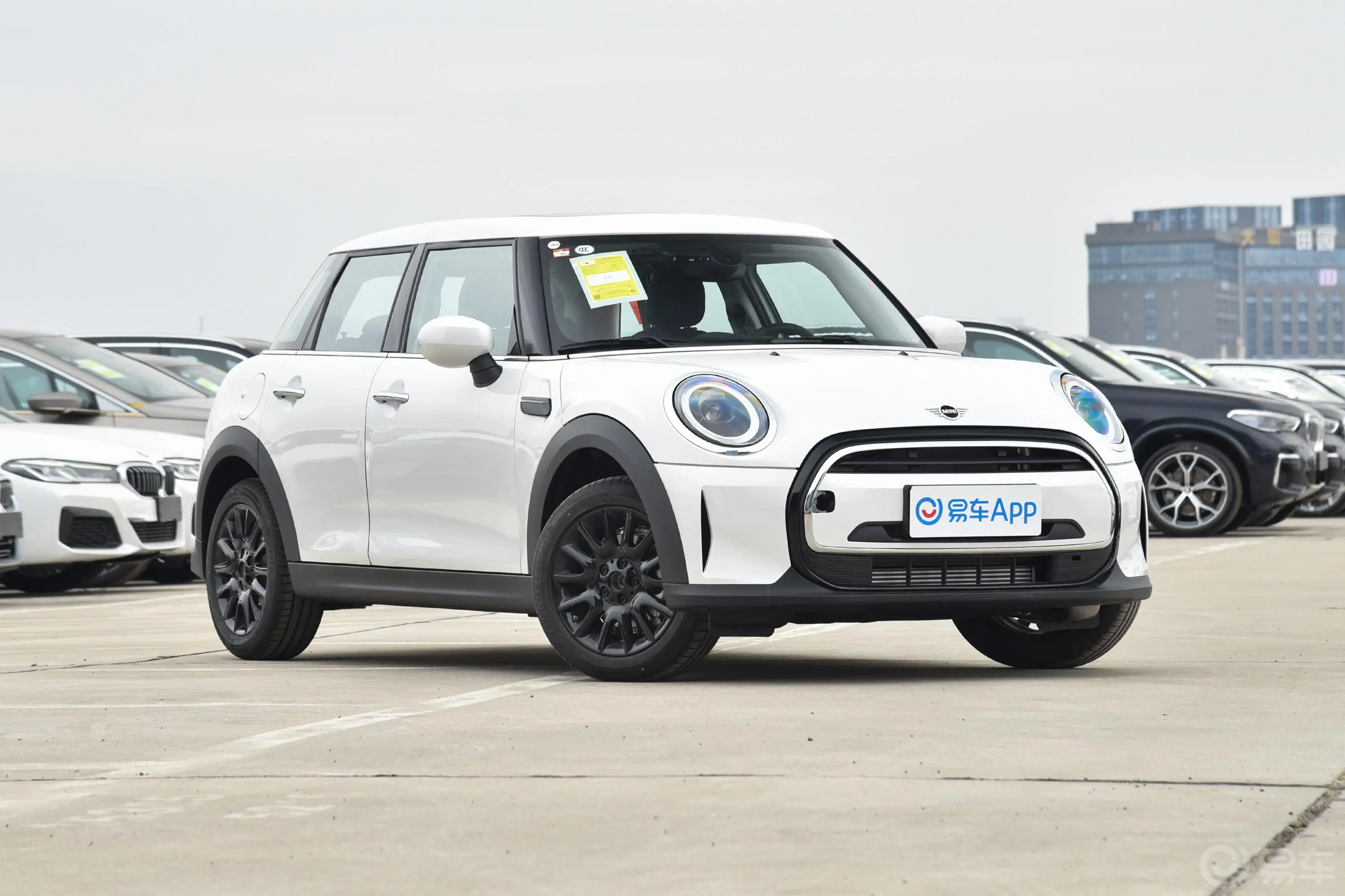 MINI1.5T ONE 五门版侧前45度车头向右水平