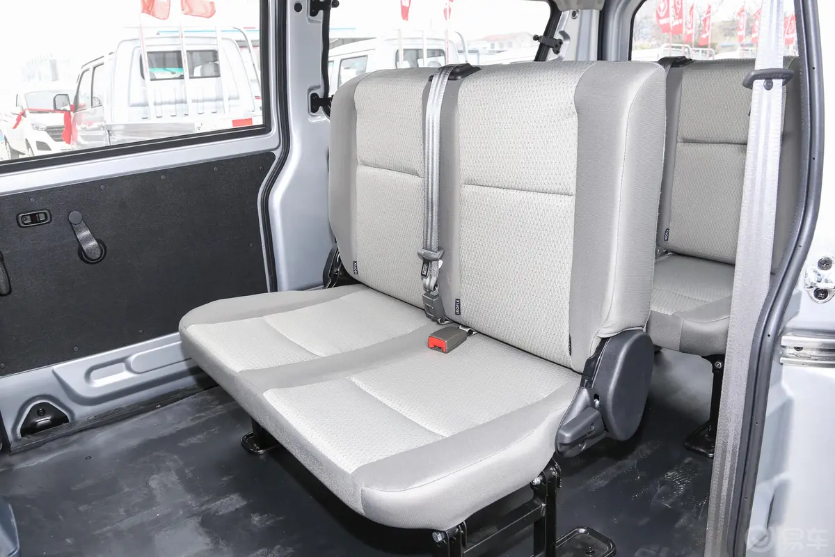 金杯小海狮X301.5L 客车超享型无空调版 5/6/7座后排座椅