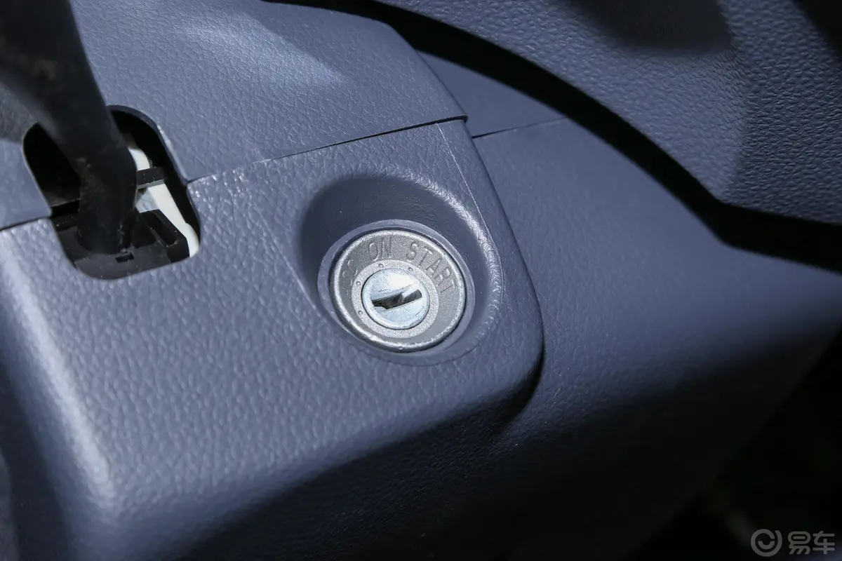 金杯小海狮X301.5L 货车财富型无空调版 2/5座钥匙孔或一键启动按键