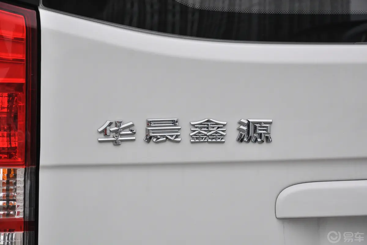 金杯新海狮X30L1.5L 客车超享无空调版 5/6/7座外观细节