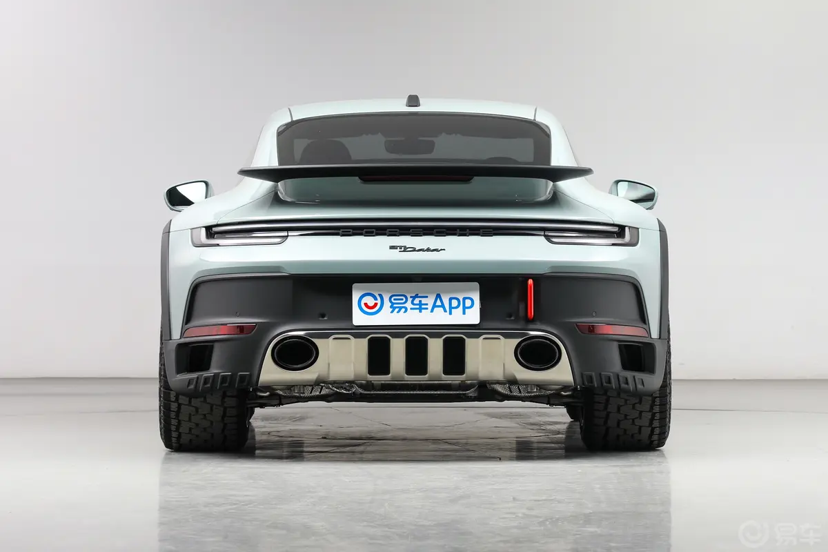 保时捷911Dakar 3.0T正后水平