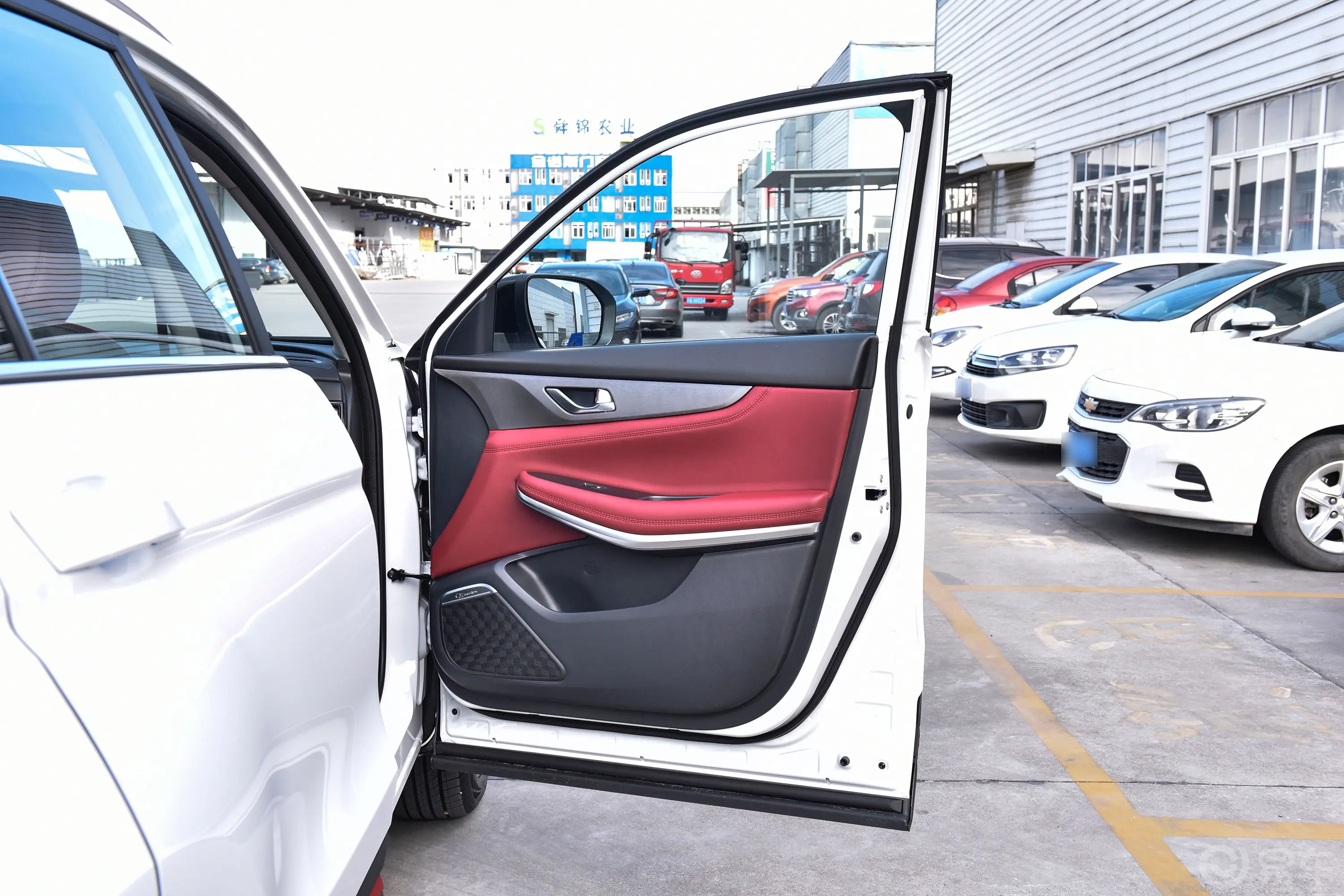 长安CS75畅享版 1.5T 自动豪华型副驾驶员车门