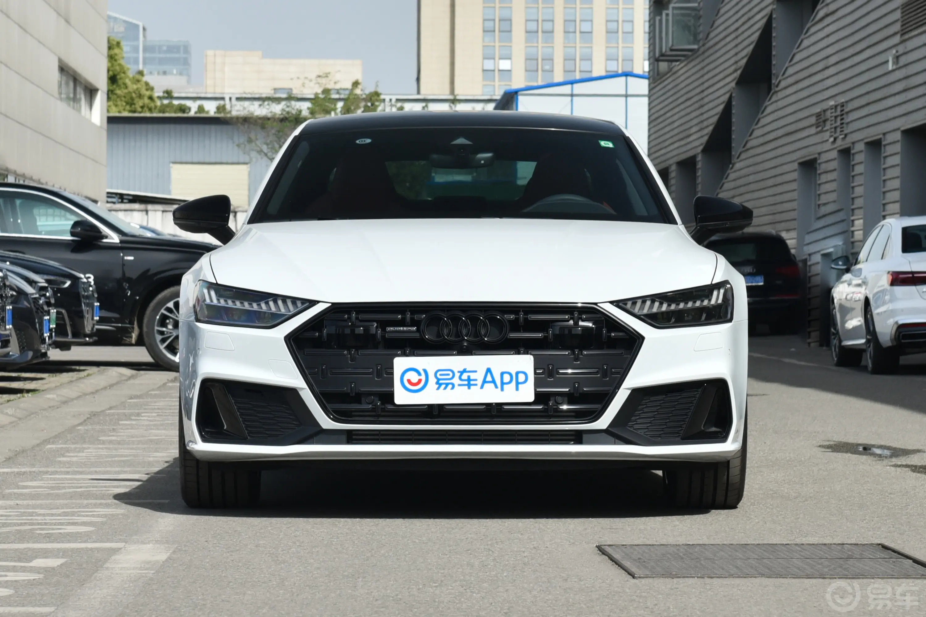 奥迪A7L55 TFSI quattro S-line 志远型 曜黑套装正前水平