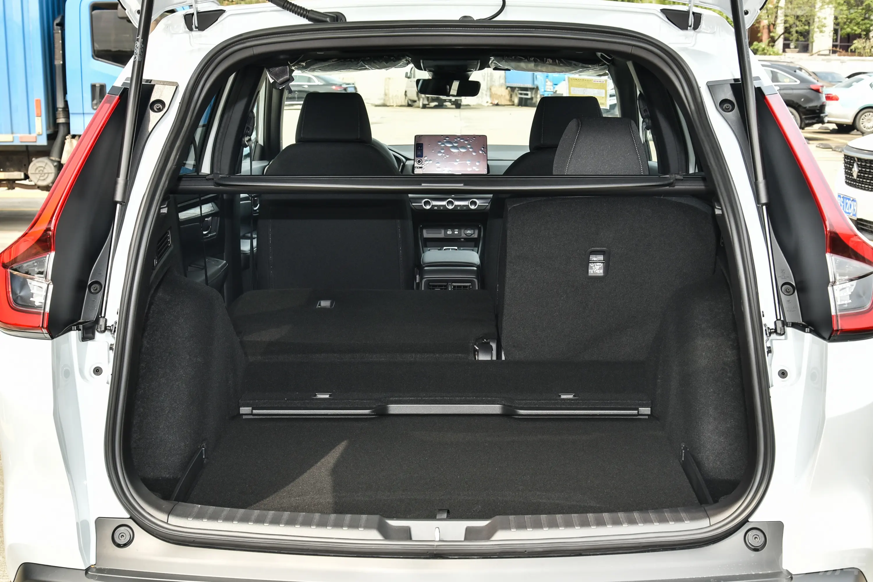 本田CR-V e:PHEV2.0L 73km 领创版后备厢