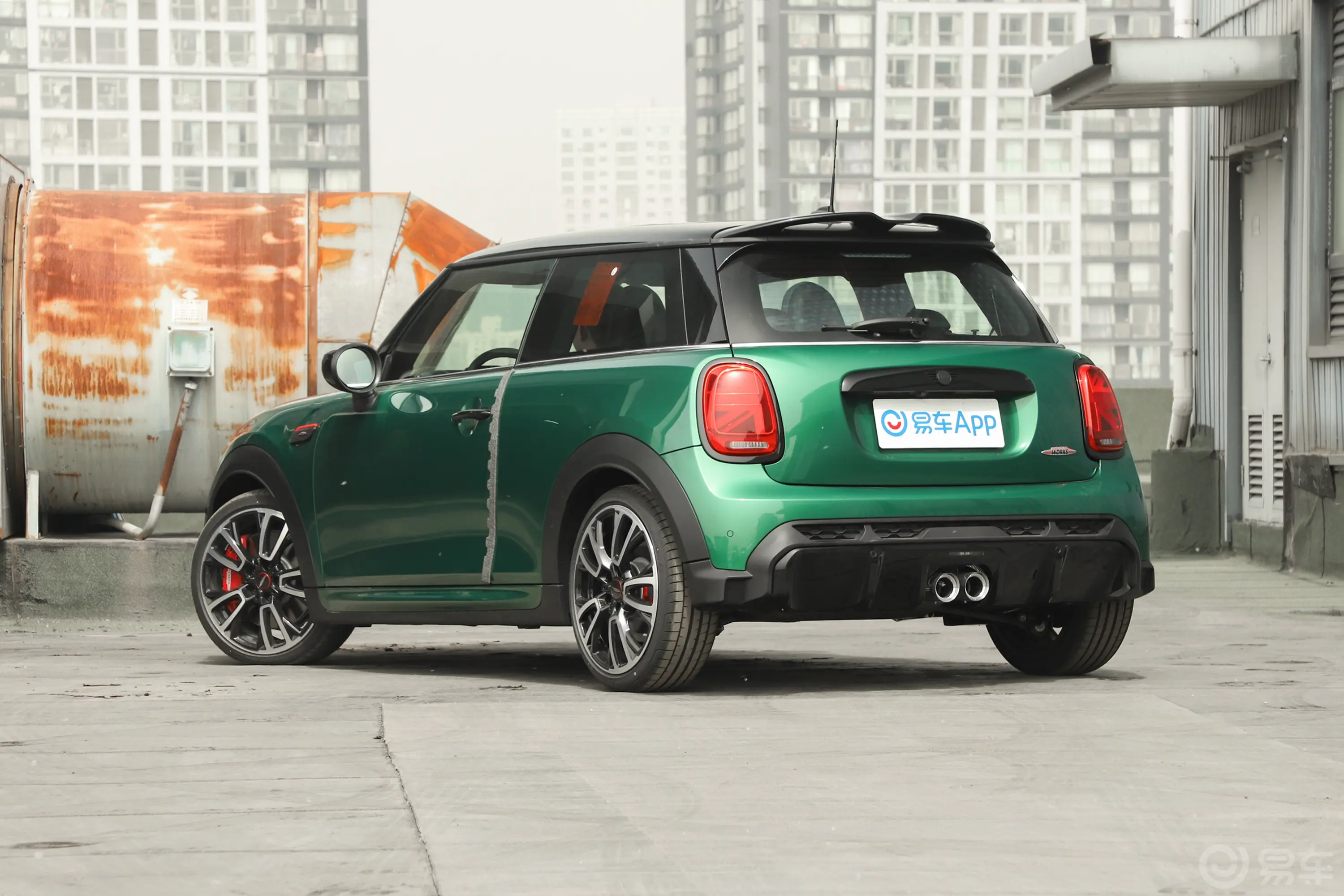 MINI JCW2.0T JOHN COOPER WORKS ALL-IN ULTIMATE终极版侧后45度车头向左水平