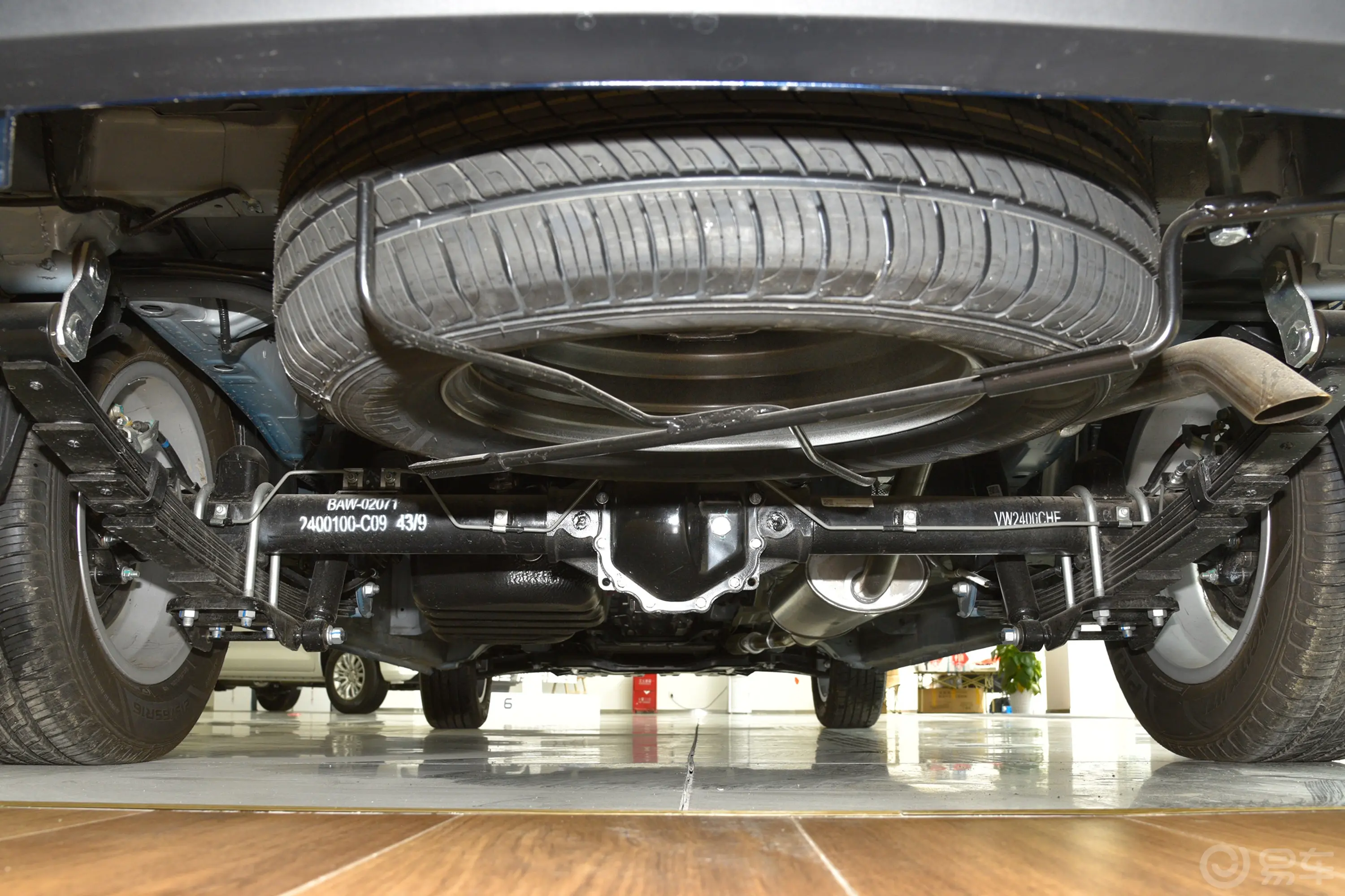 锐胜王牌M71.6L 手动长轴商务版 9座后悬架整体