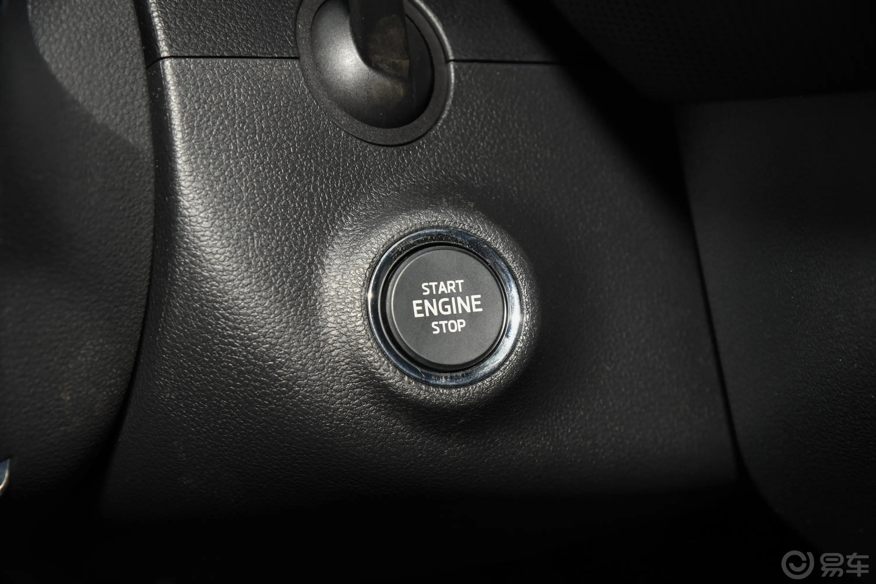 柯迪亚克改款 TSI330 两驱奢享版 5座钥匙孔或一键启动按键