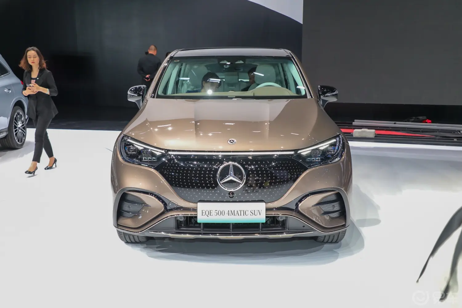 奔驰EQE SUV500 4MATIC