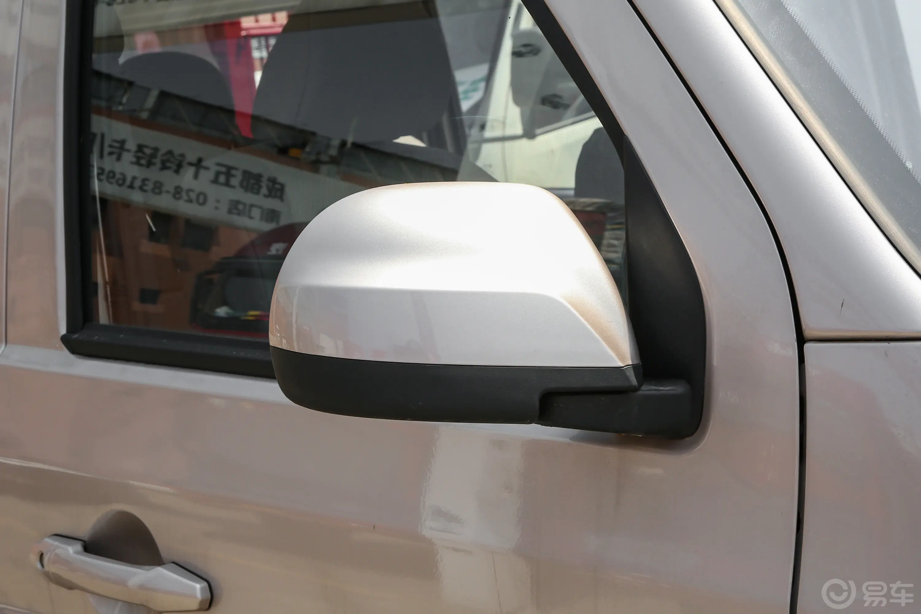 金杯小海狮X301.5L 客车财富型无空调版 5/6/7座 CNG外观细节
