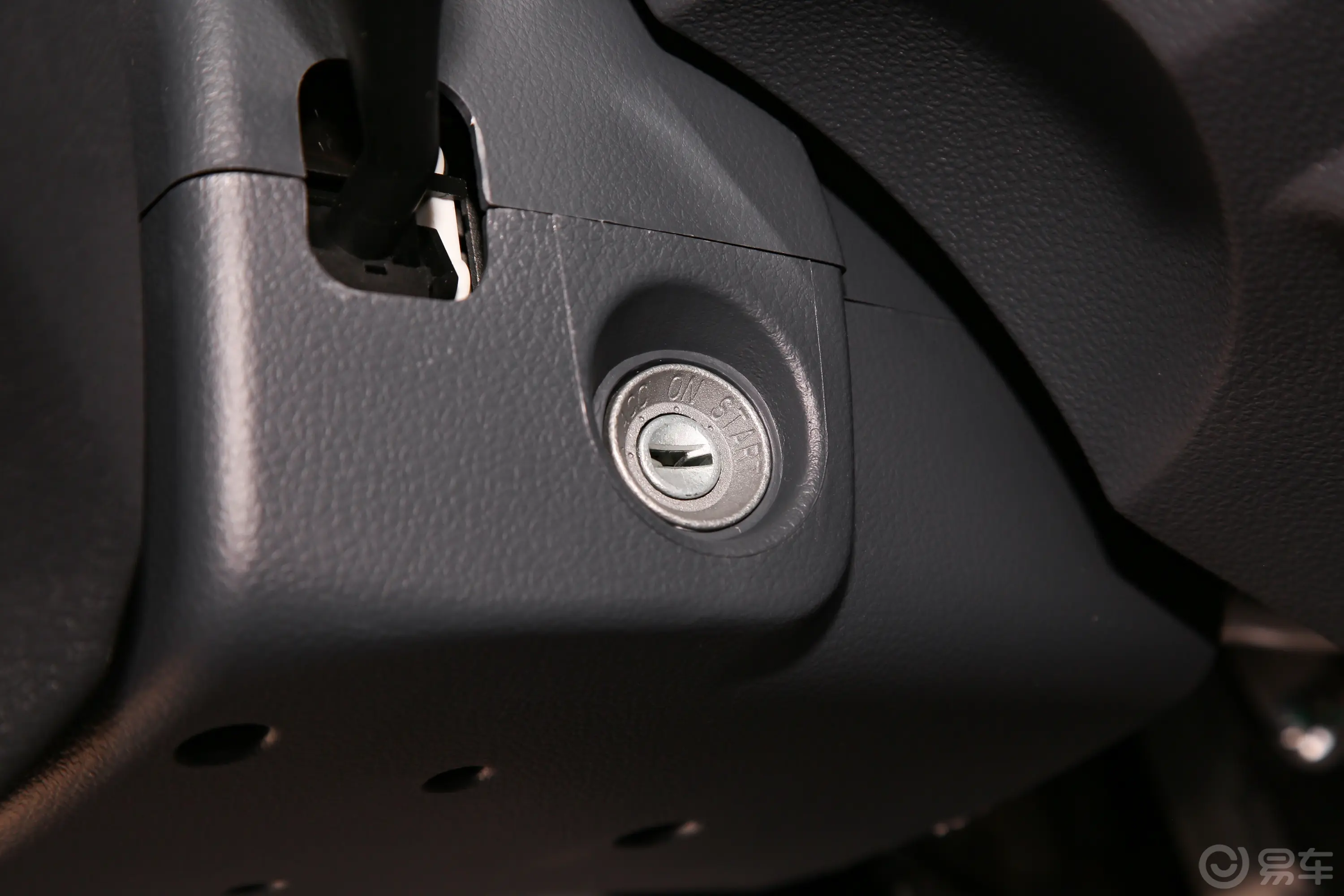 金杯小海狮X301.5L 客车财富型无空调版 5/6/7座 CNG钥匙孔或一键启动按键
