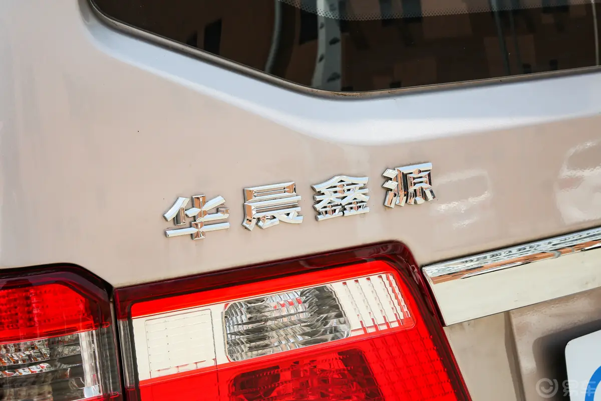 金杯小海狮X301.5L 客车财富型无空调版 5/6/7座 CNG外观细节