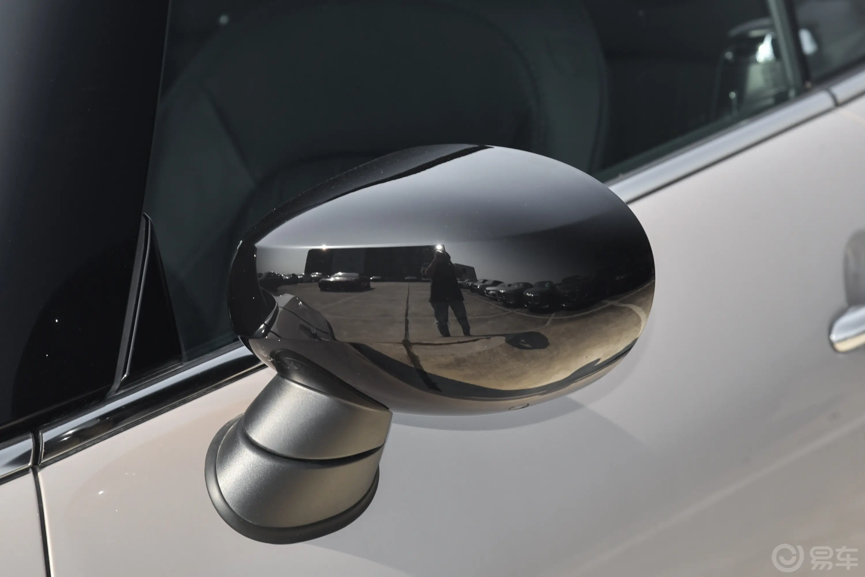 MINI CABRIO改款 1.5T COOPER CABRIO 艺术家主驾驶后视镜背面