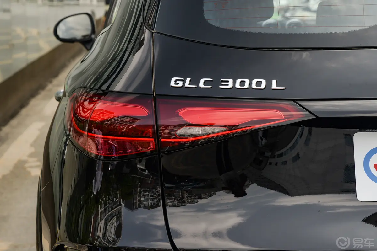 奔驰GLCGLC 300 L 4MATIC 动感型 5座外观灯组