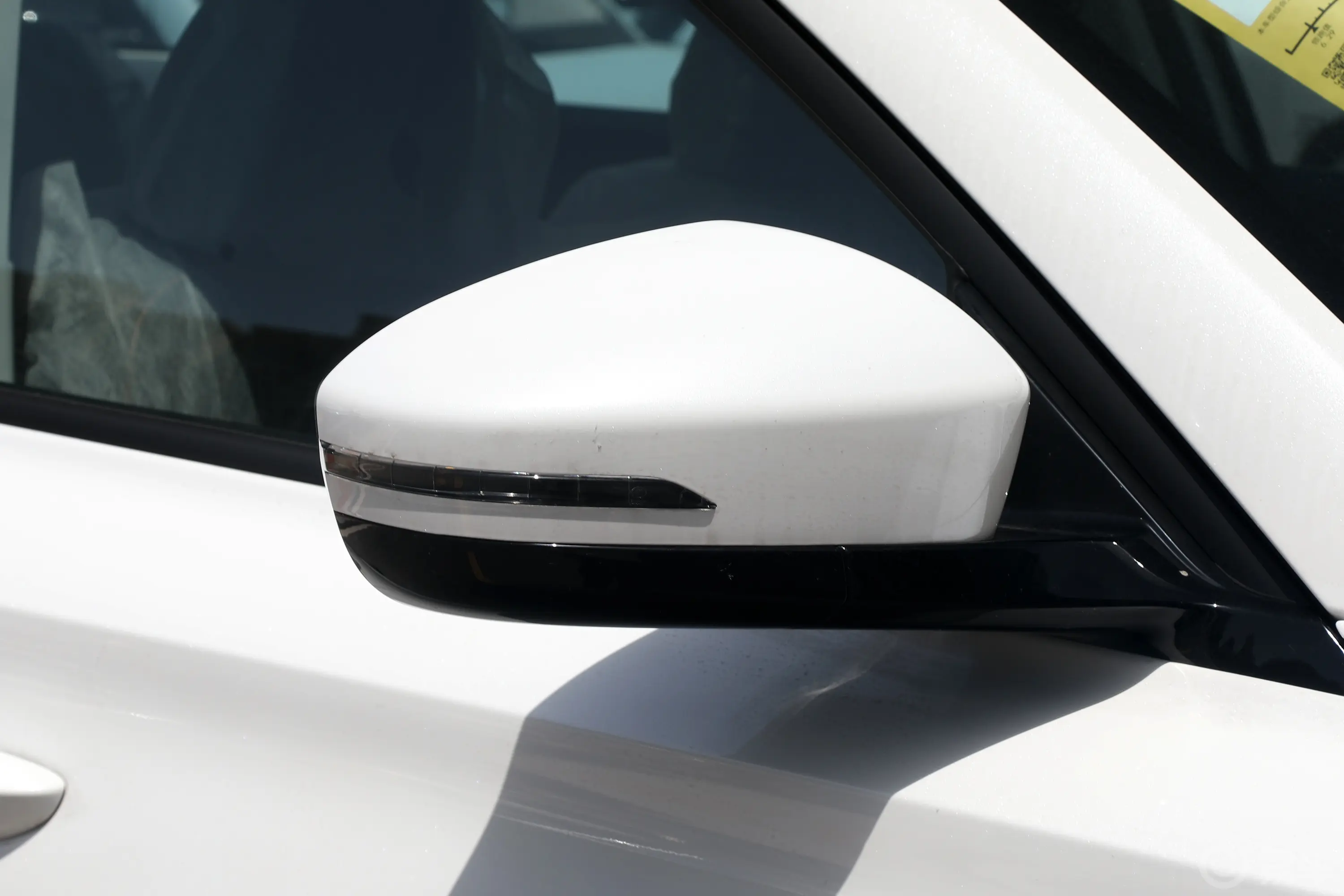 长安欧尚X7 PLUS畅享版 1.5T 手动家悦型 5座主驾驶后视镜背面