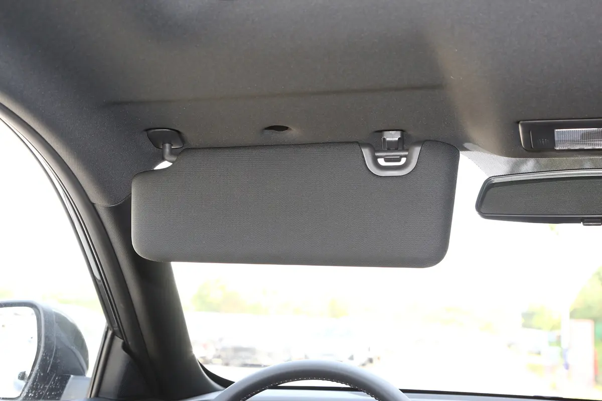 长安欧尚X5 PLUS1.5T 乐享型驾驶位遮阳板