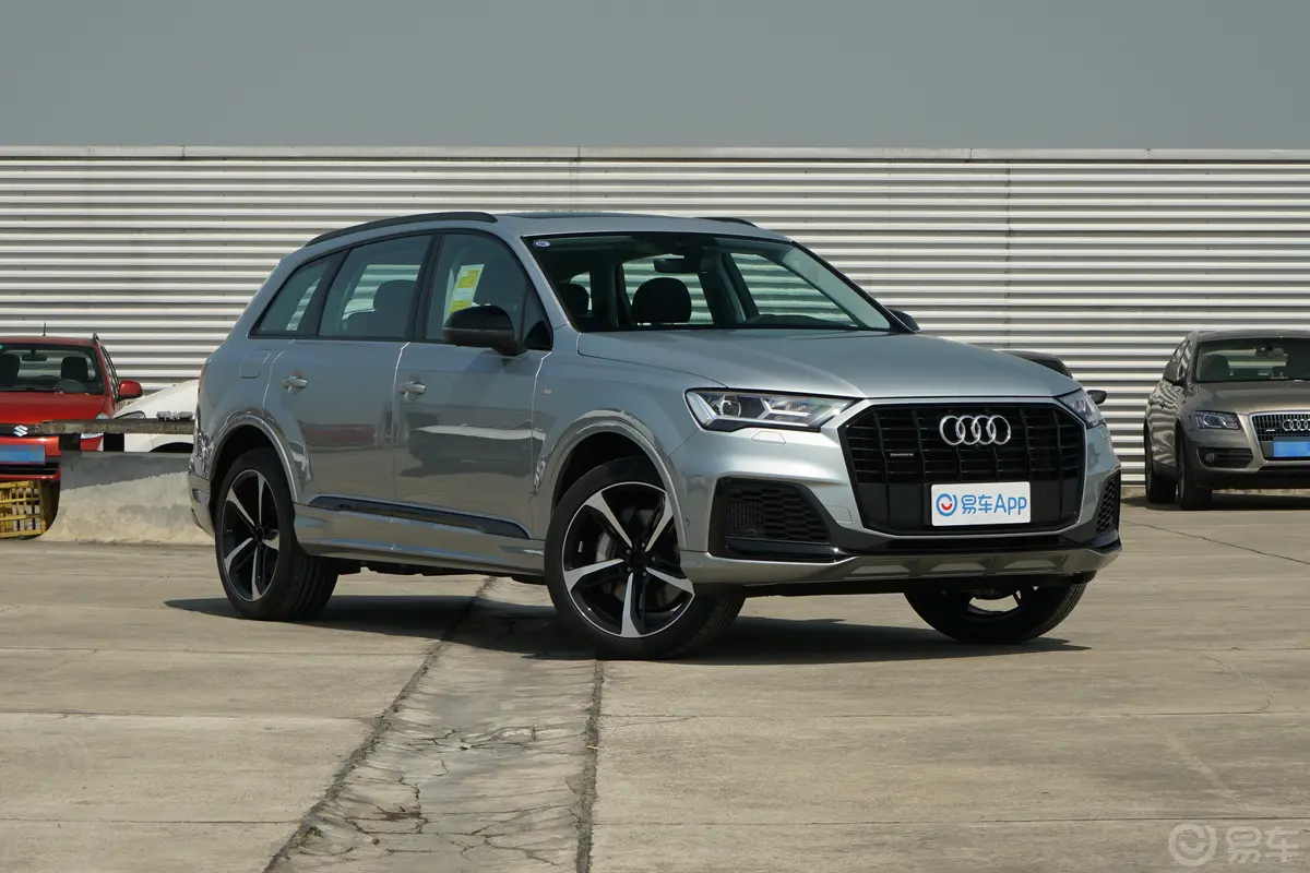 奥迪Q755 TFSI quattro S line运动型侧前45度车头向右水平