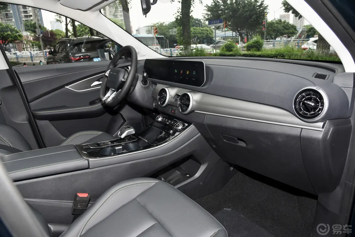 风行T5 EVO狂飚版 1.5T 新铂金款内饰全景副驾驶员方向