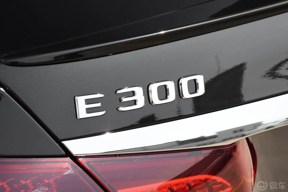 奔驰E级(进口)E 300 豪华型运动版外观细节