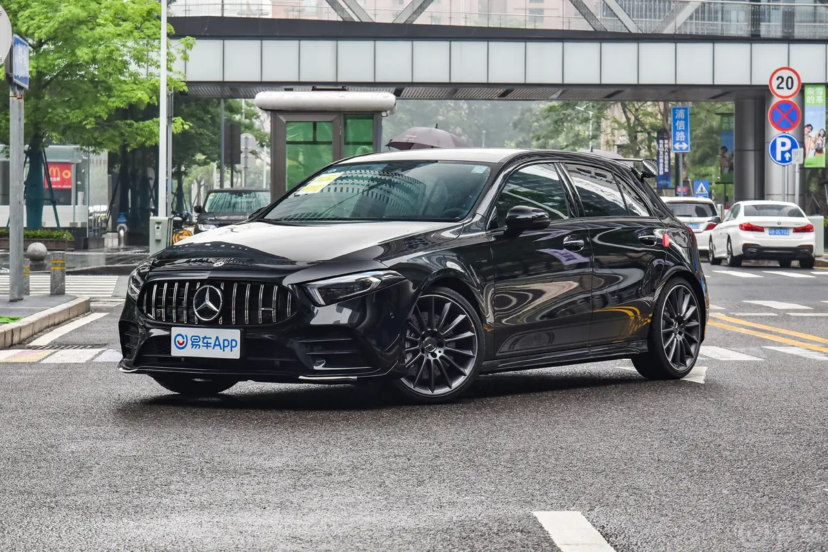 奔驰A级 AMG(进口)AMG A 35 4MATIC 55周年纪念版侧前45度车头向左水平