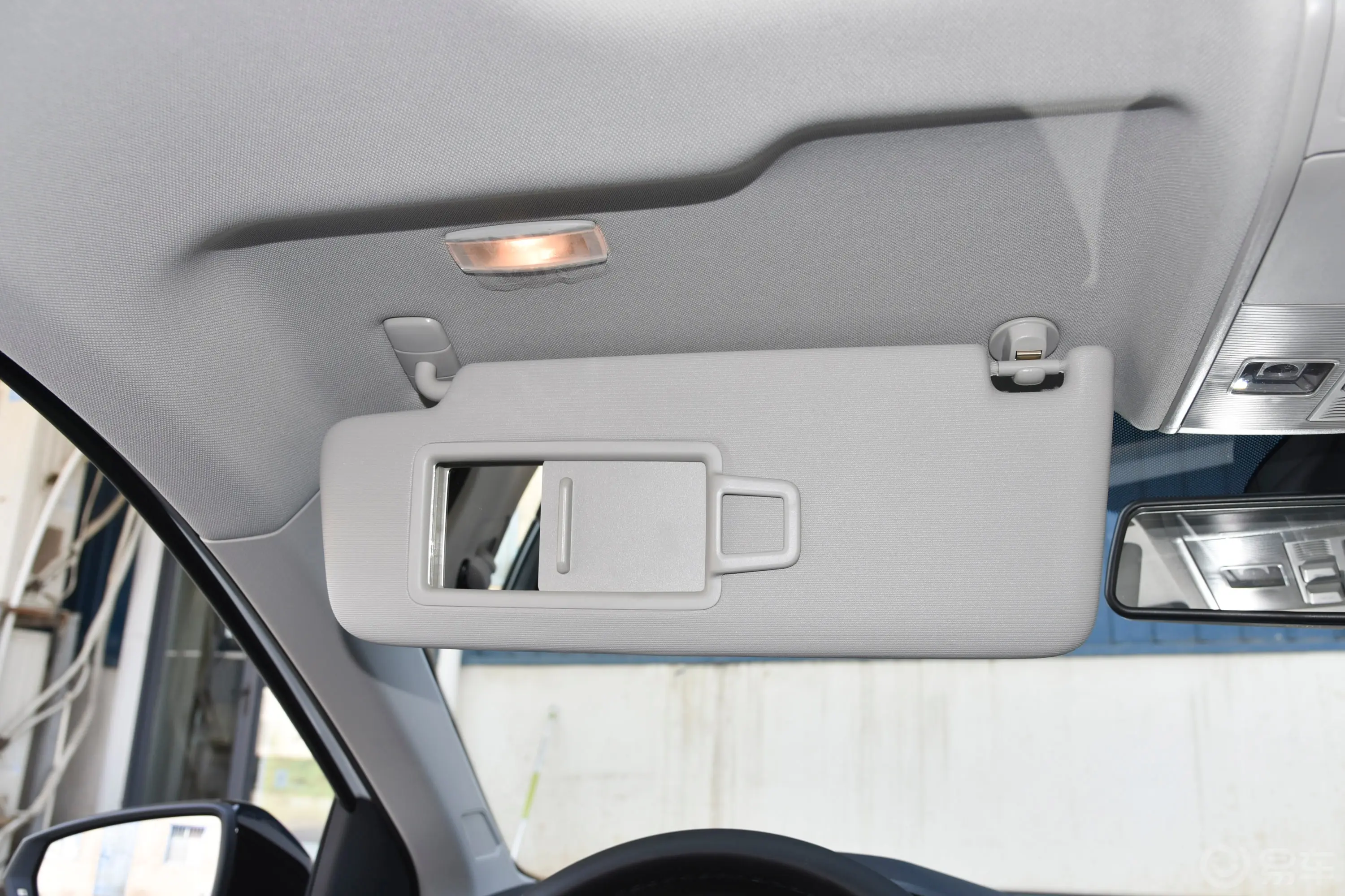 Polo改款 Plus 1.5L 自动潮酷智尊版驾驶位遮阳板
