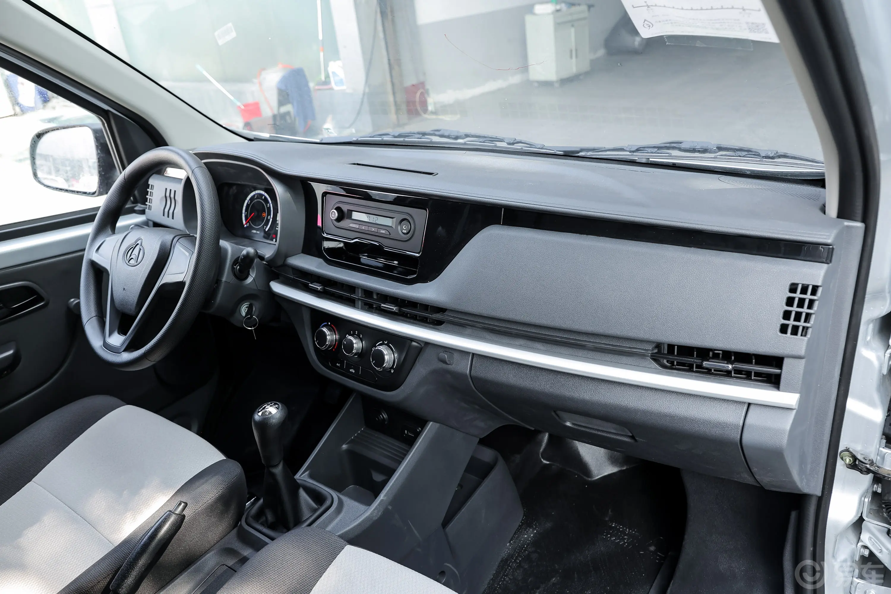 长安星卡1.5L 单排3.06米复合板厢货标准型内饰全景副驾驶员方向