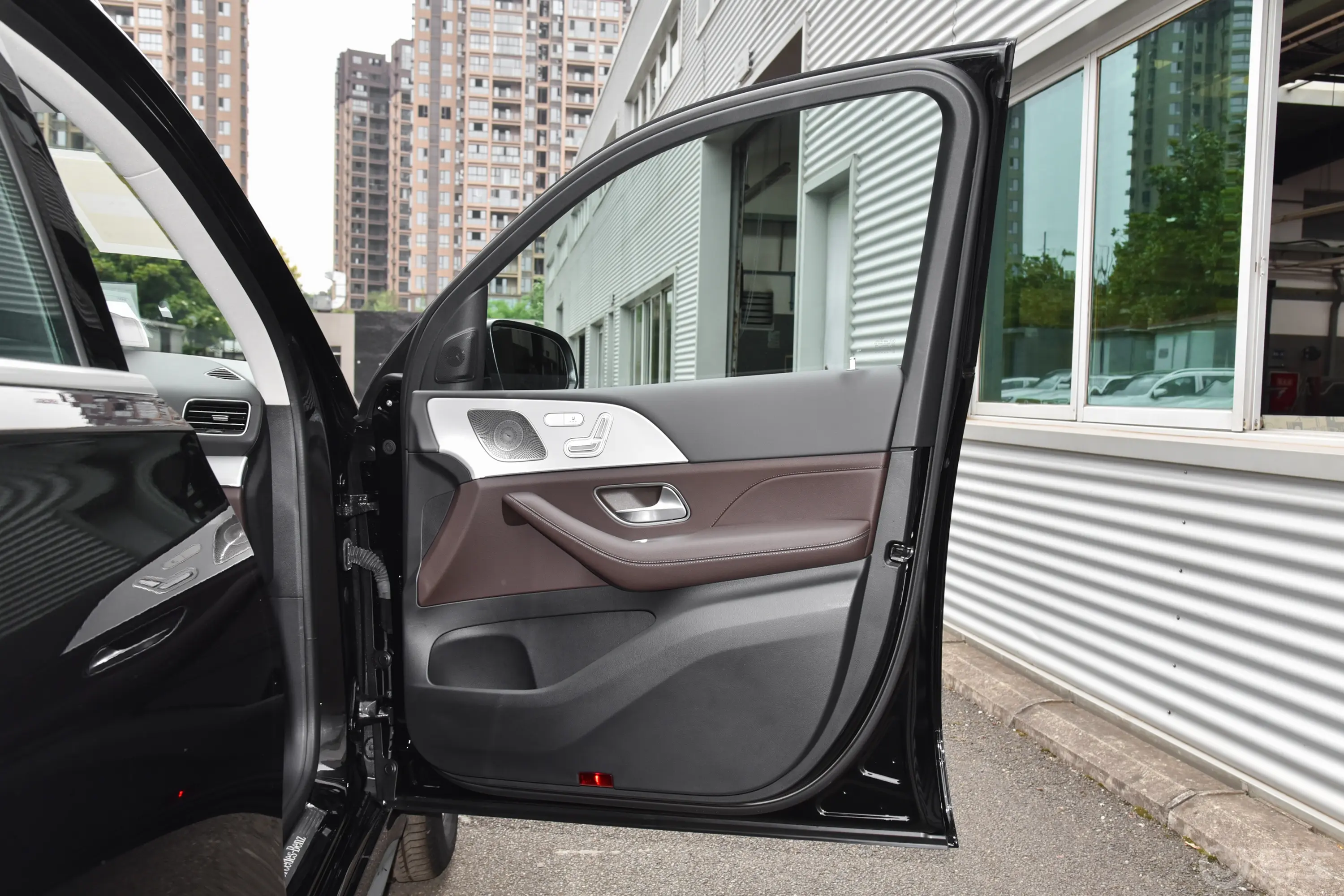 奔驰GLEGLE 450 4MATIC 动感型副驾侧前车门