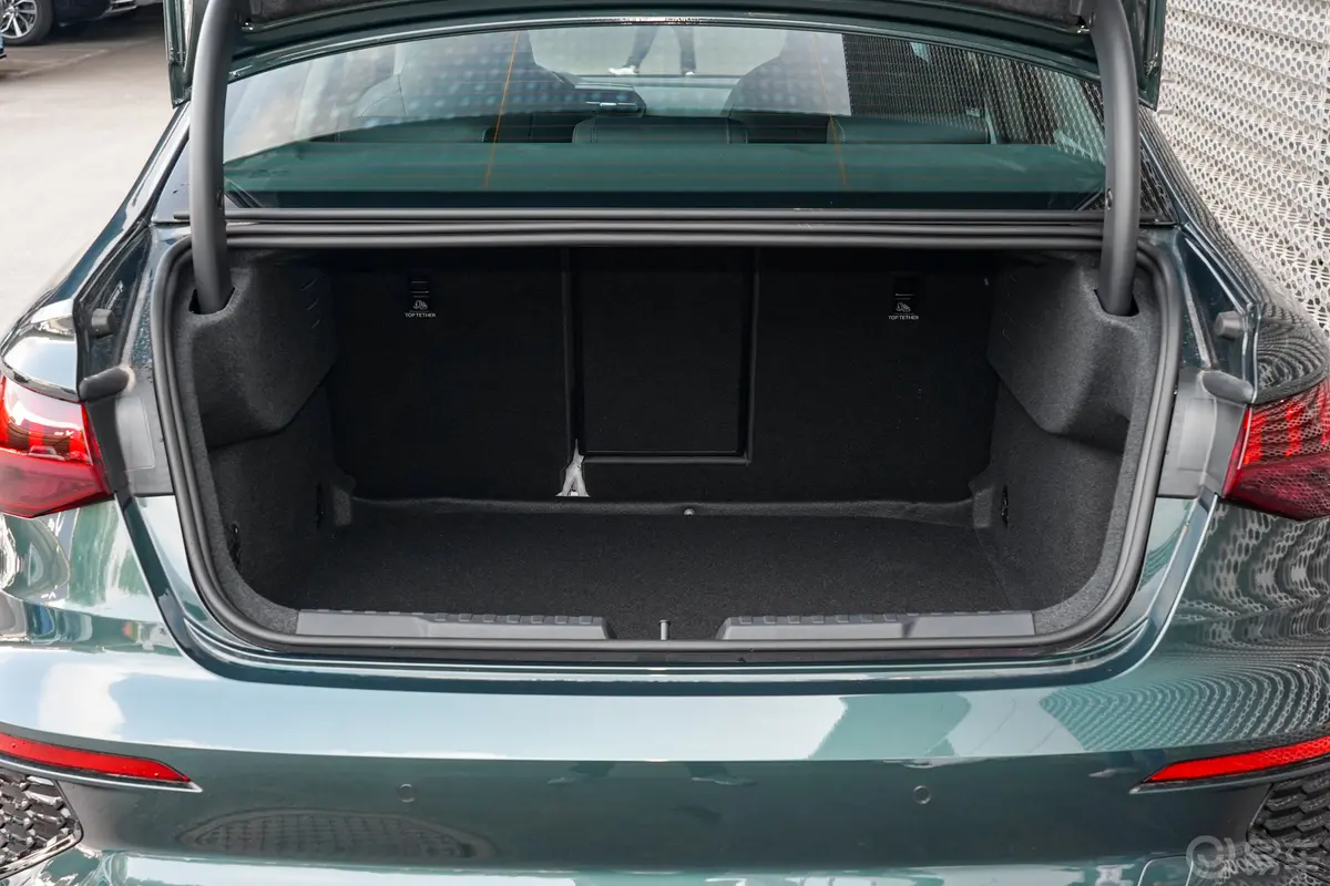 奥迪A3改款 A3L Limousine 35 TFSI 豪华运动型后备厢空间特写