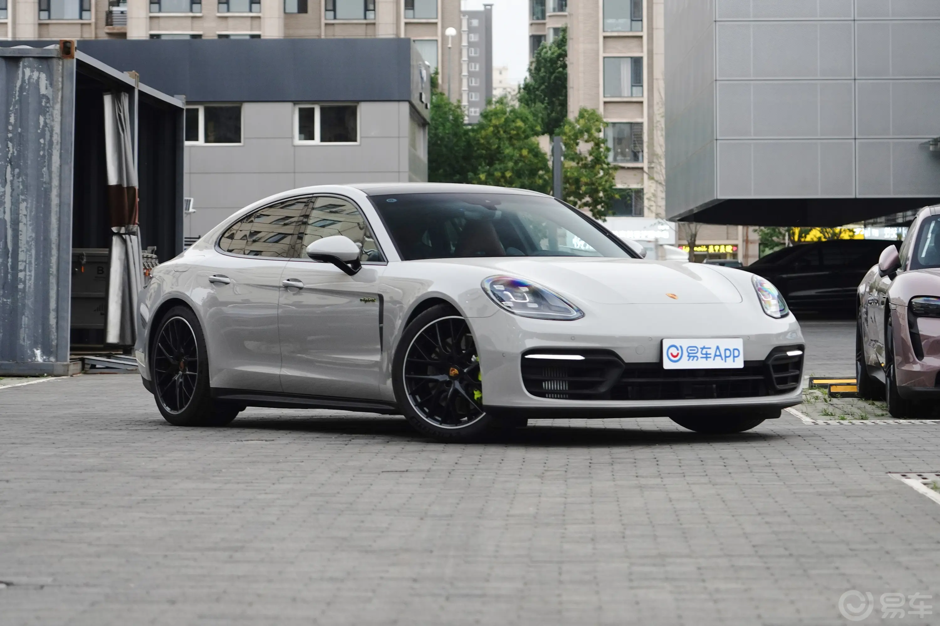 Panamera E-Hybrid改款 Panamera 4 铂金版 2.9T侧前45度车头向右水平