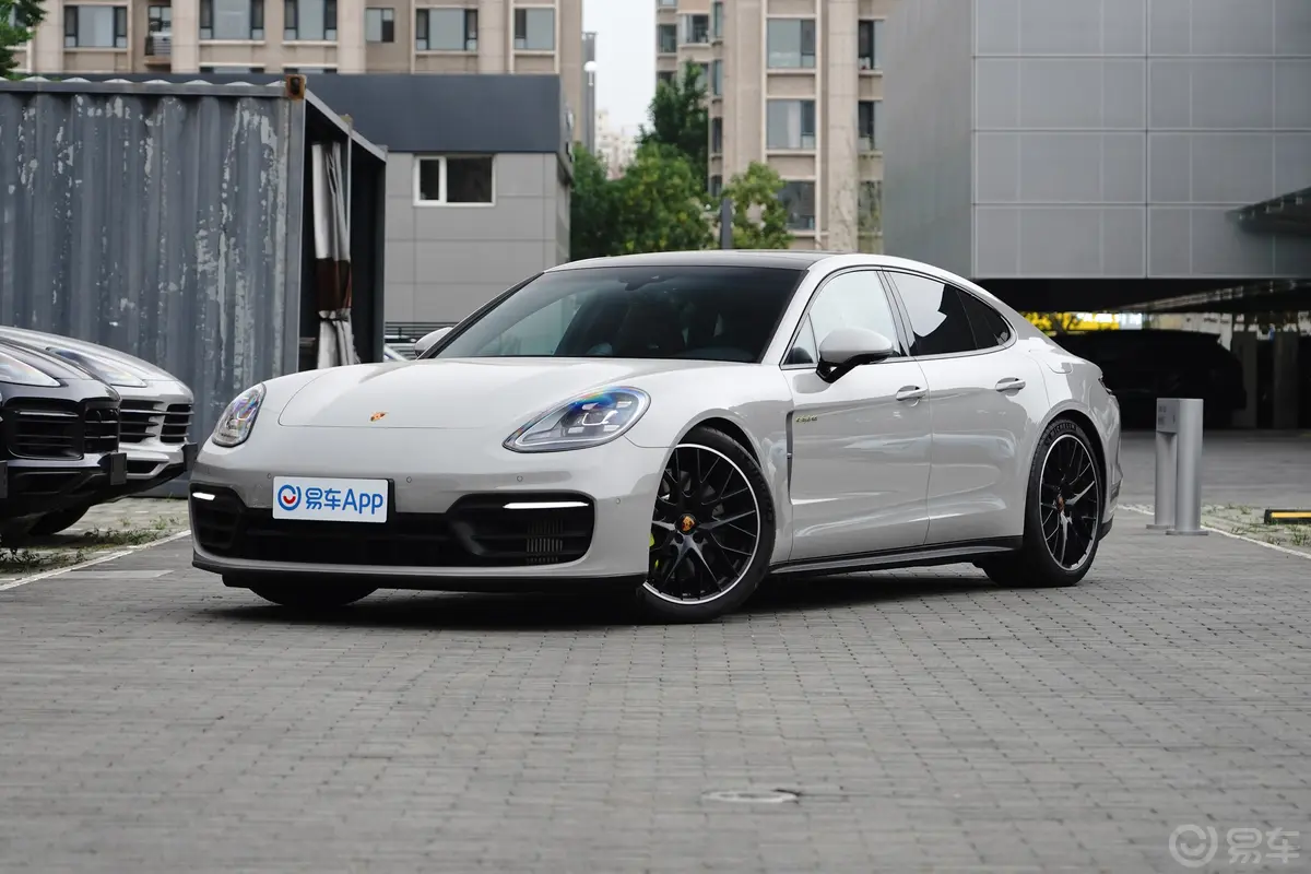 Panamera E-Hybrid改款 Panamera 4 铂金版 2.9T侧前45度车头向左水平