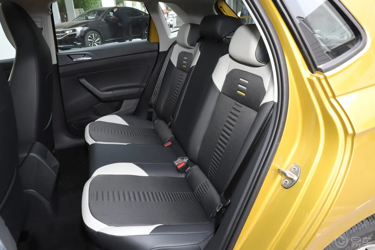 Polo改款 Plus 1.5L 自动炫彩科技版后排座椅