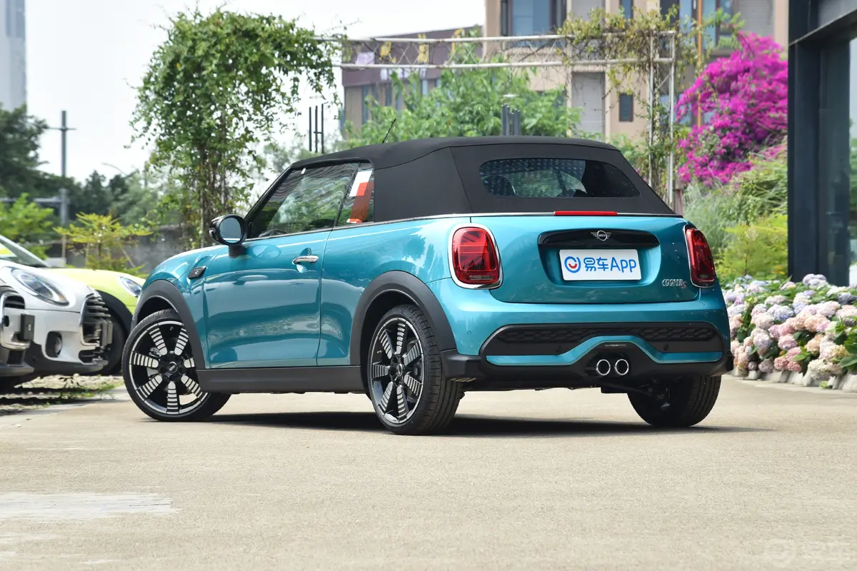 MINI CABRIO2.0T COOPER S CABRIO 海岸线纪念版侧后45度车头向左水平