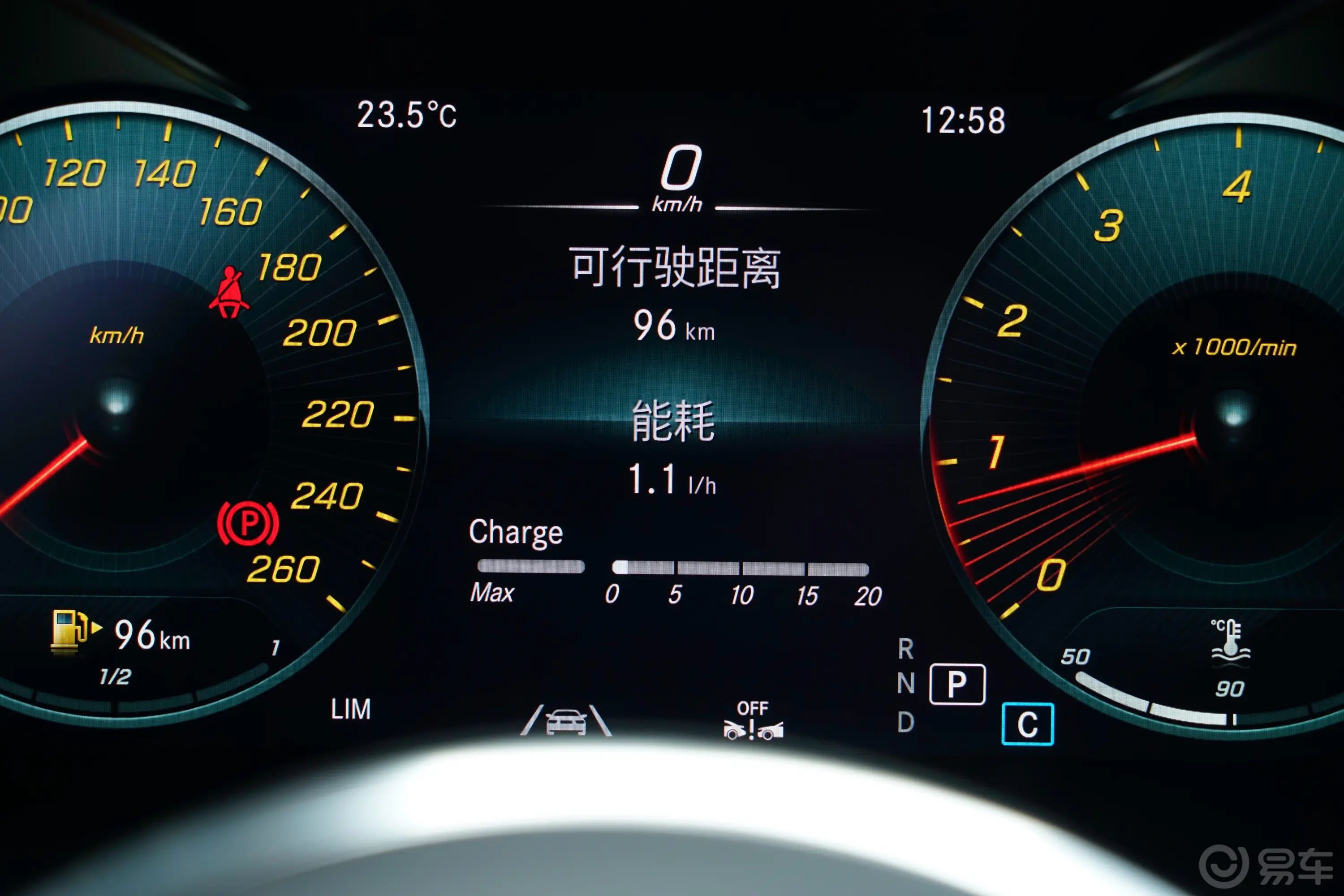 奔驰GLC轿跑改款 GLC 300 4MATIC 轿跑SUV主驾驶位