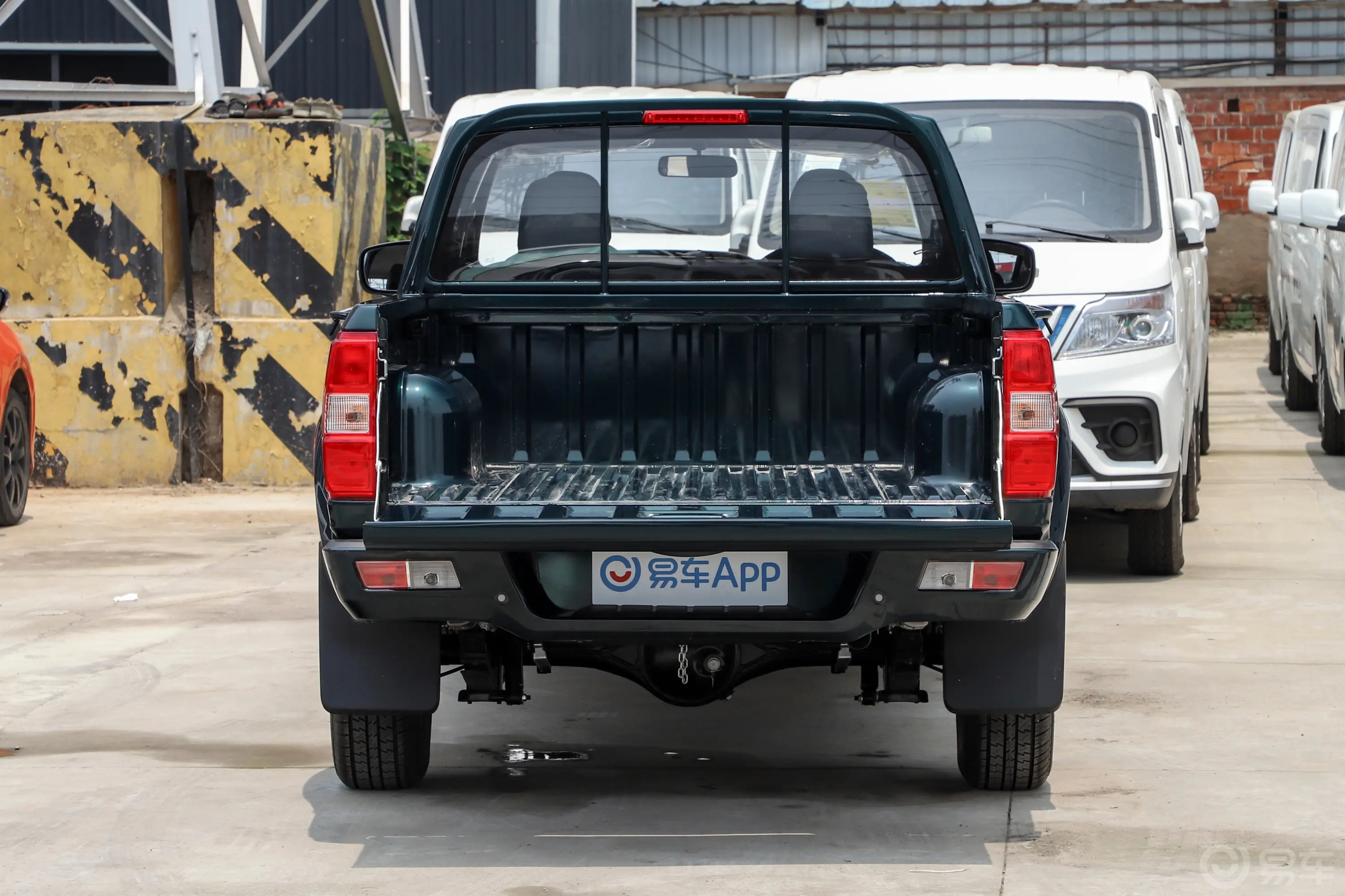 锐骐2.4T 两驱长货箱创业版 柴油后备厢