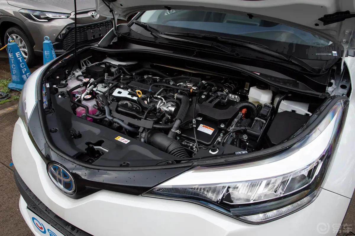 丰田C-HR双擎 2.0L 舒适版动力底盘