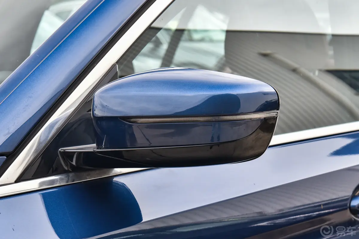 宝马5系530Li 领先型 M运动套装主驾驶后视镜背面