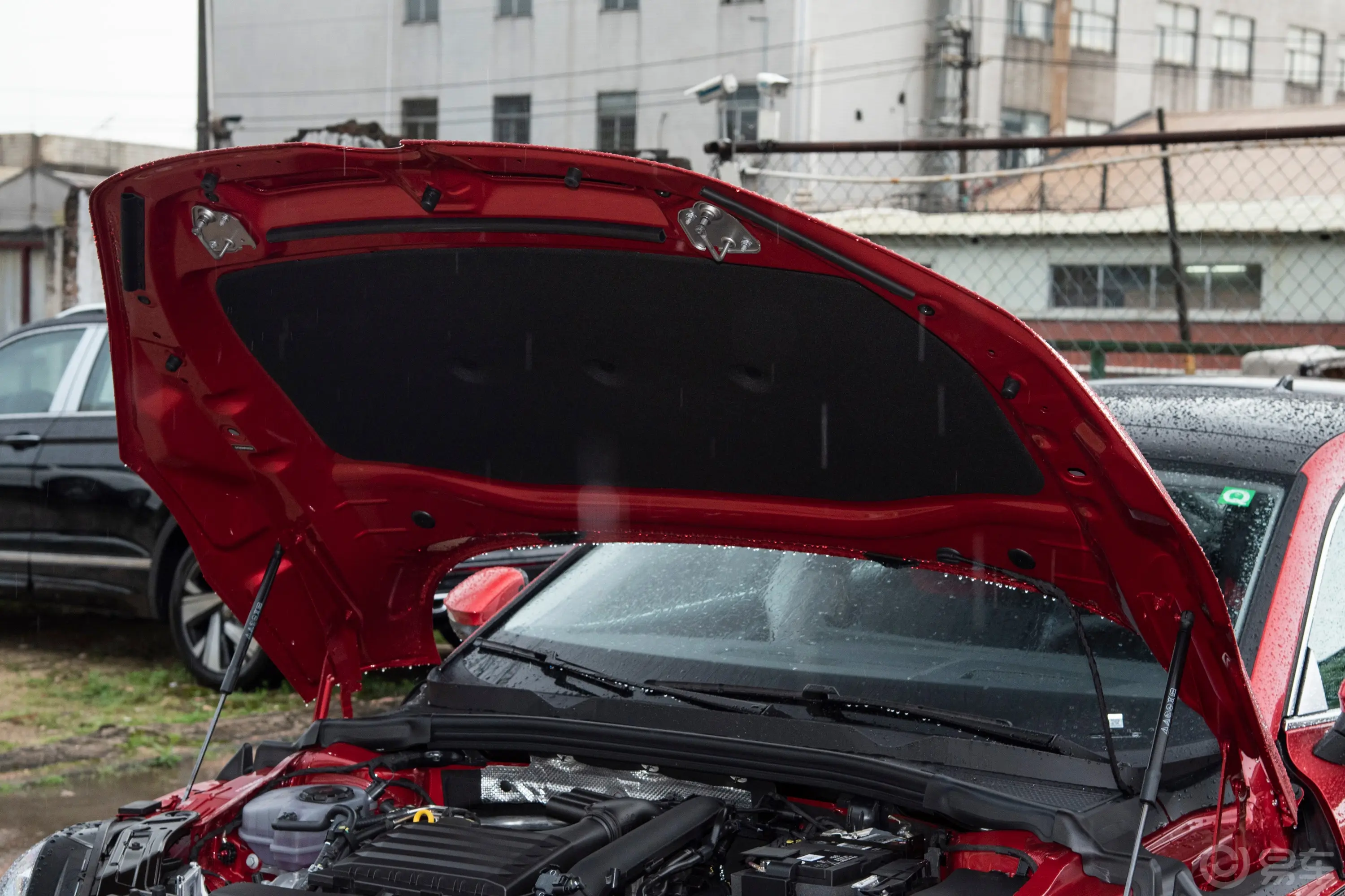 凌渡凌渡L 280TSI 超辣旗舰版前舱盖内侧