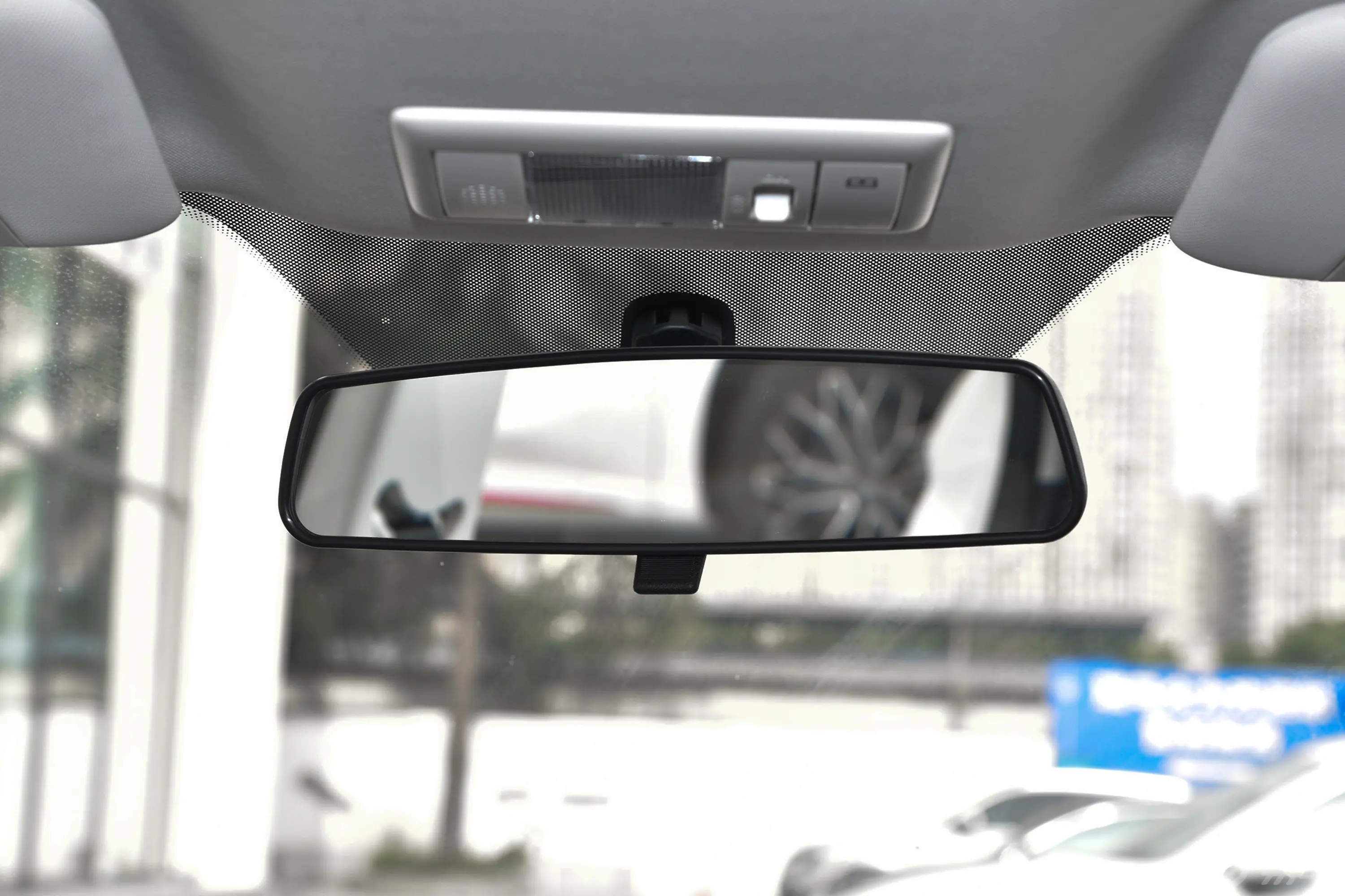 长安欧尚X5畅享版 1.5T 豪华型内后视镜
