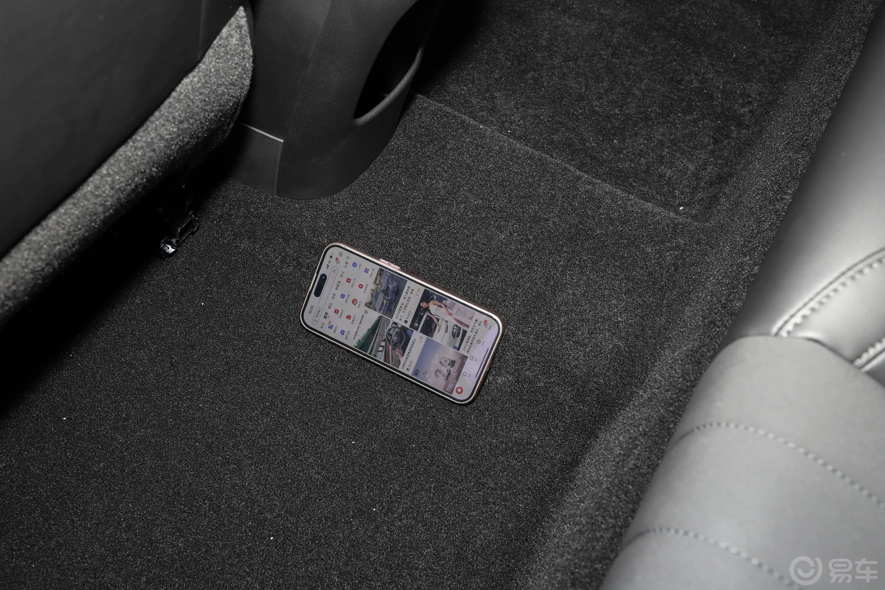 欧拉好猫GT木兰版 401km 豪华型后排地板中间位置