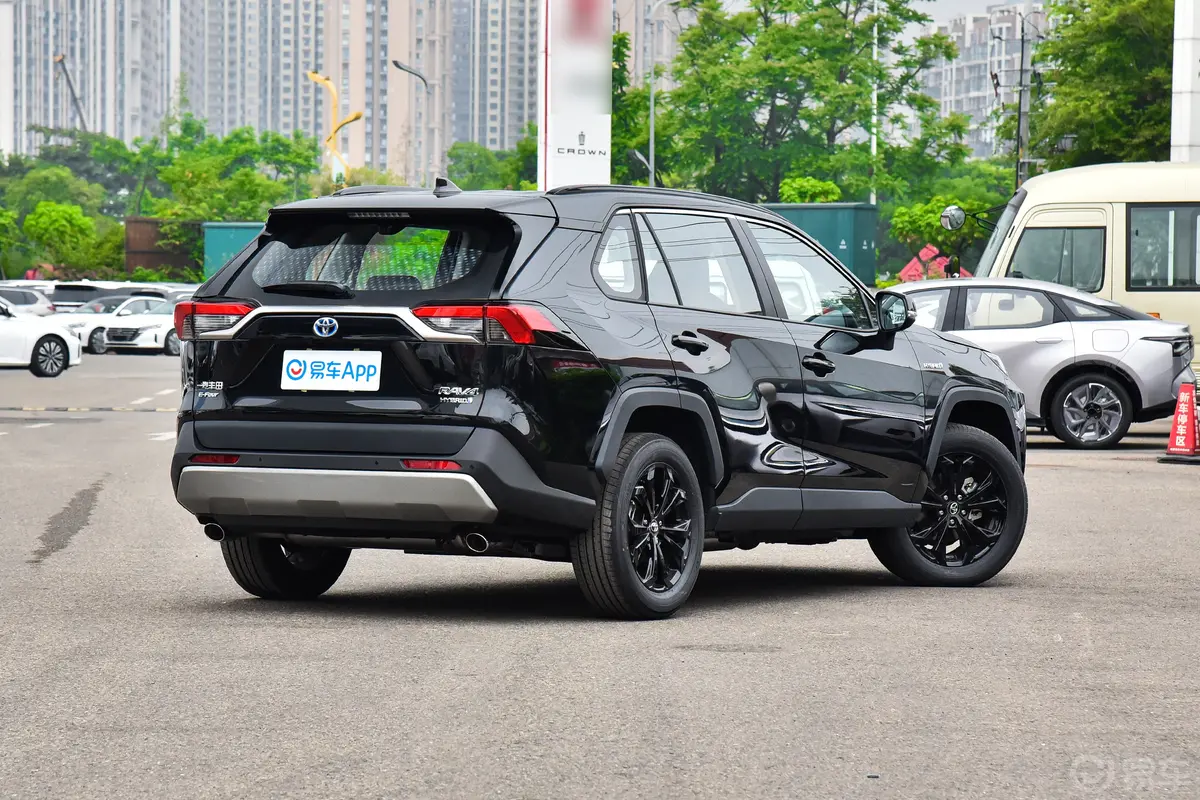 RAV4荣放双擎 2.5L 四驱旗舰版侧后45度车头向右水平