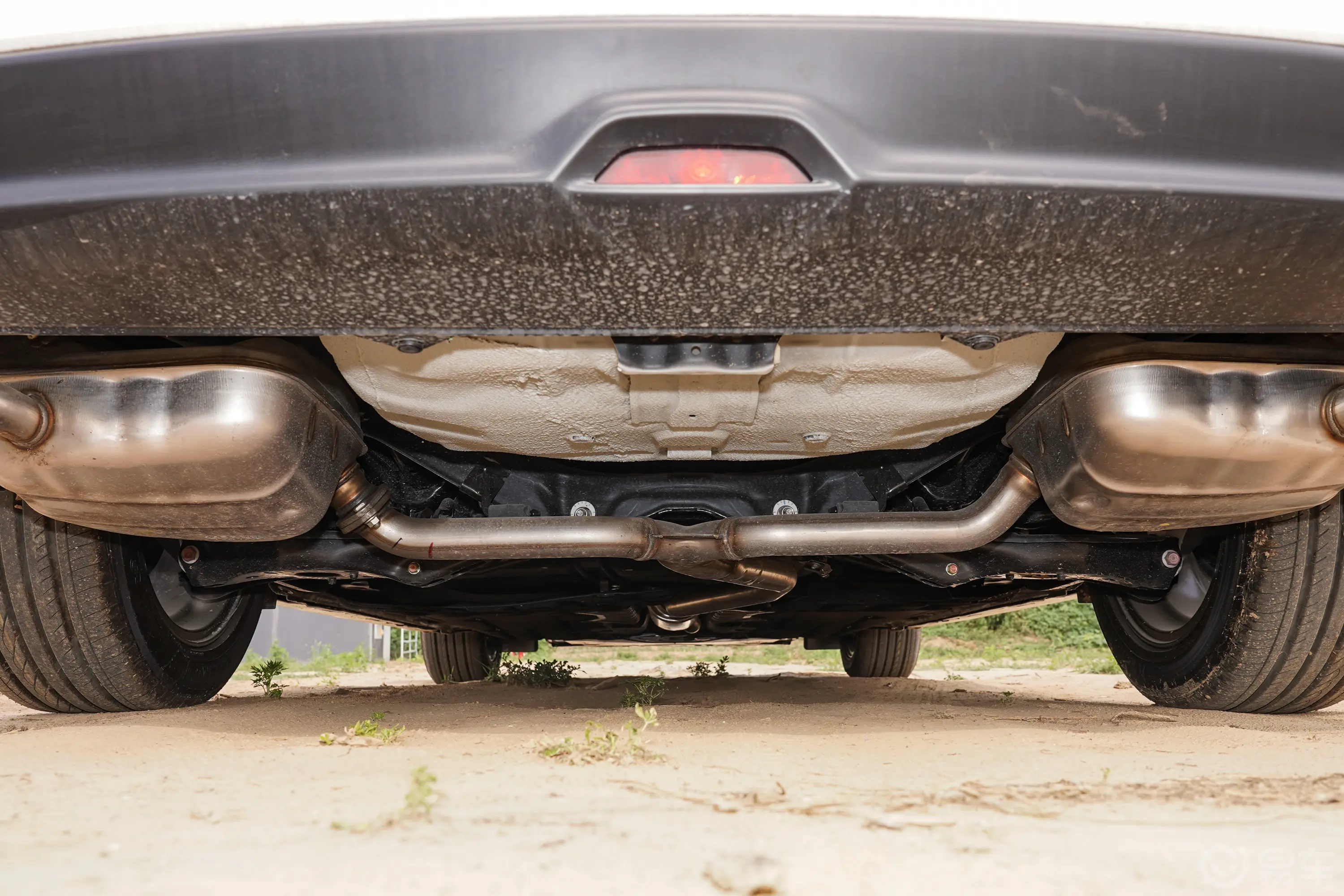 型格240TURBO CVT科技版后悬架整体