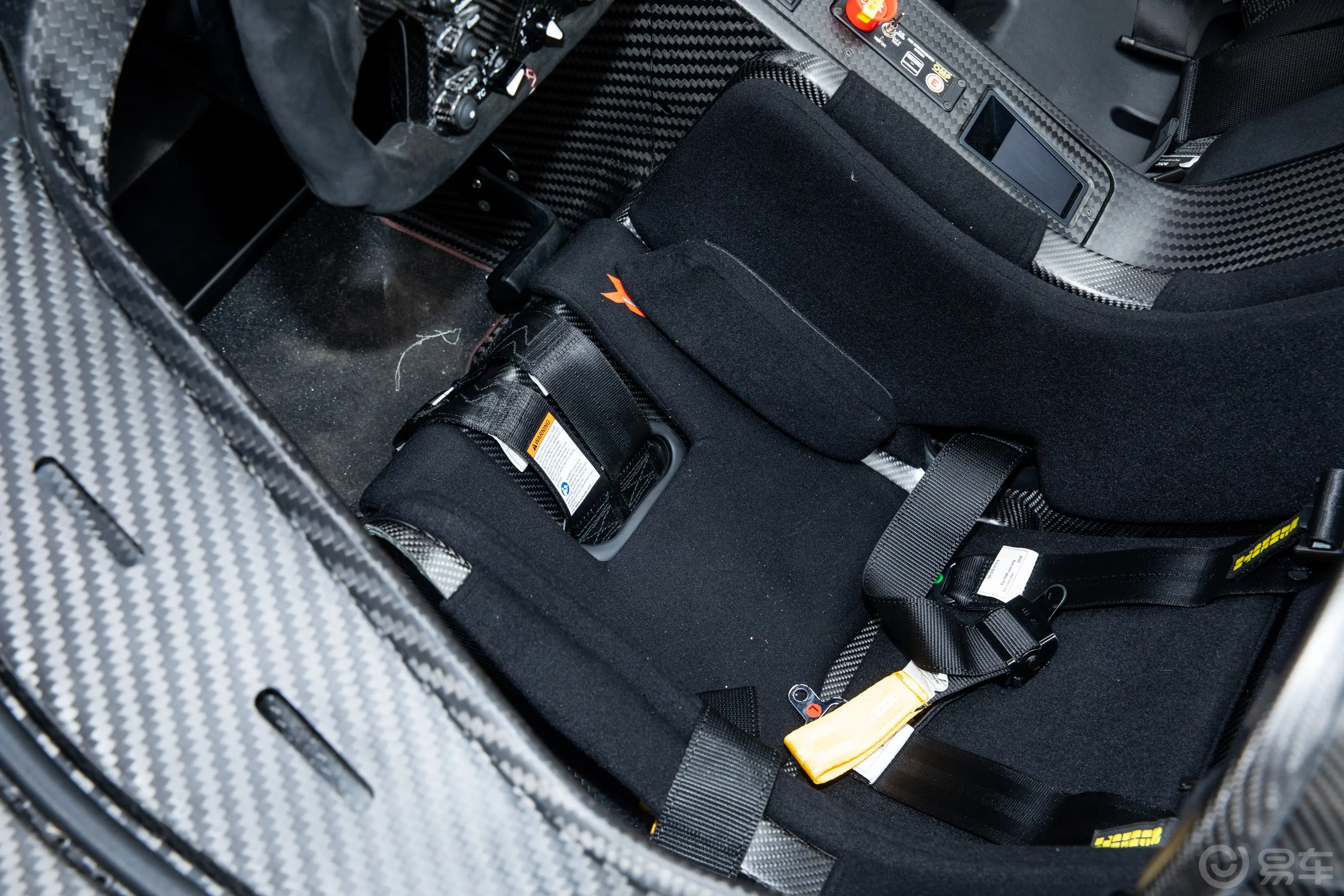 X-BOW GT2.5T GTX主驾驶位