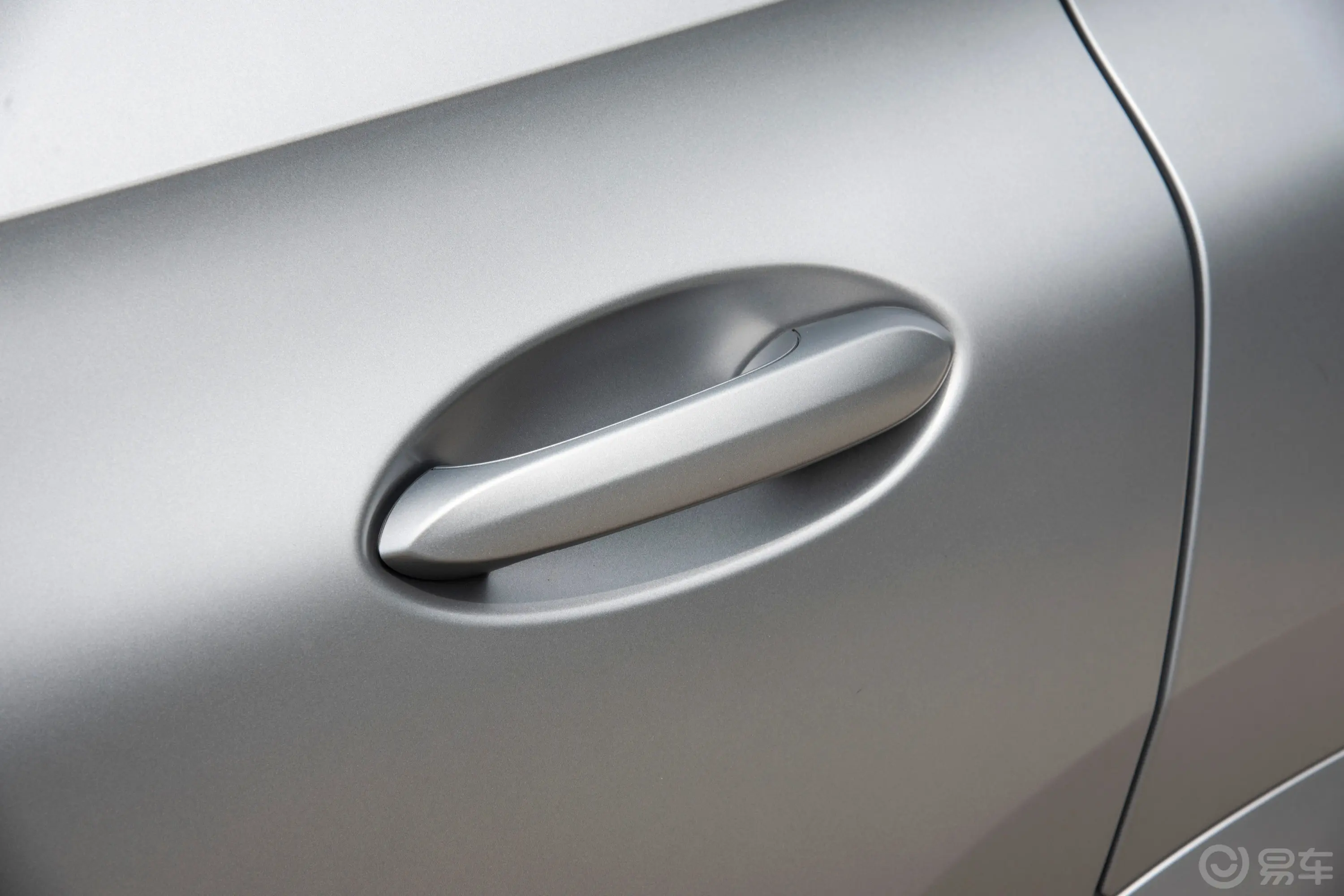 宝马X6改款 xDrive40i 尊享型 M运动套装驾驶员侧后门把手