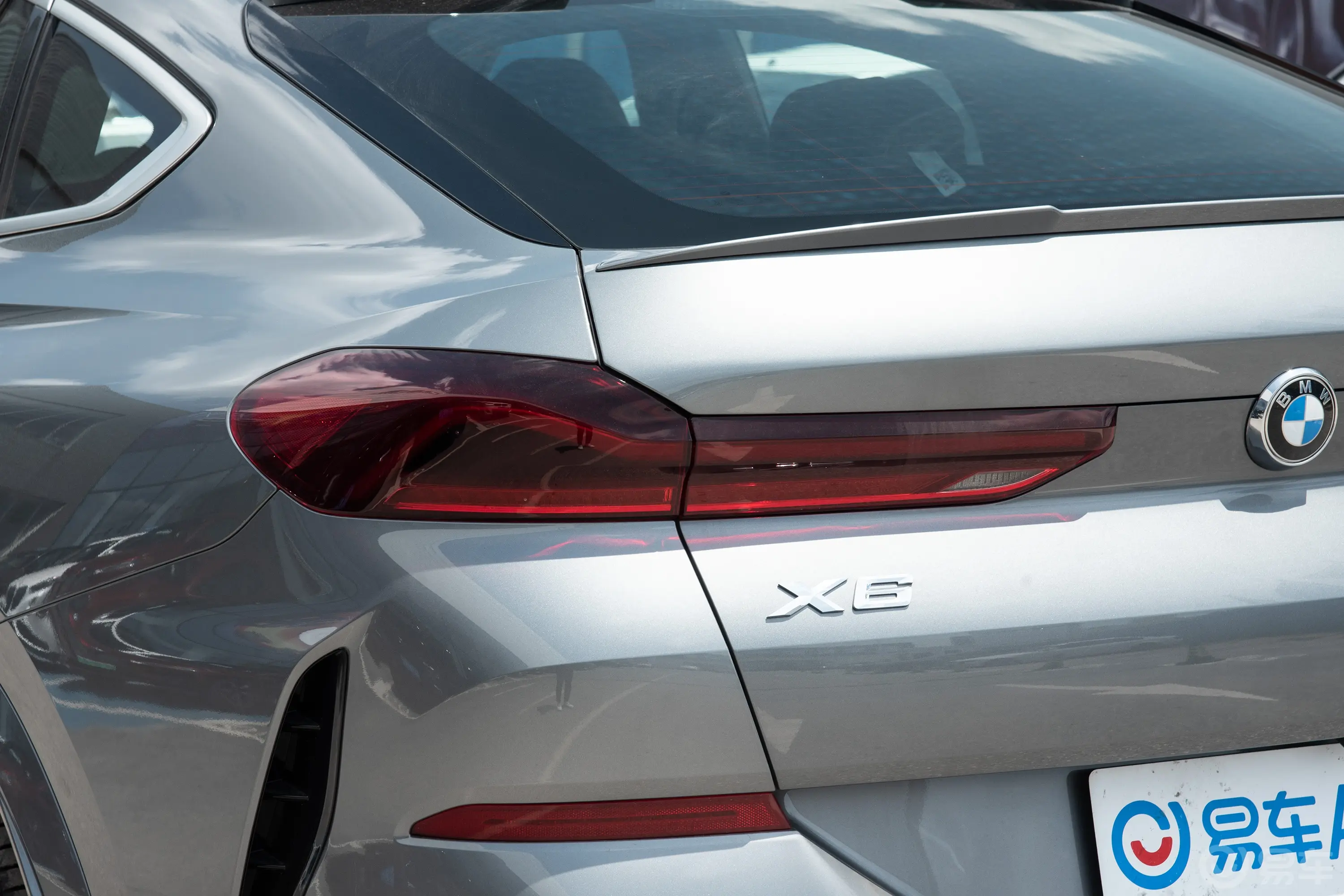 宝马X6改款 xDrive30i M运动套装尾灯侧45度俯拍