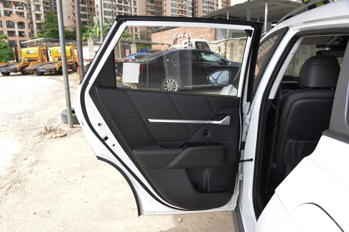 现代ix35沐飒 2.0L DLX豪华版驾驶员侧后车门