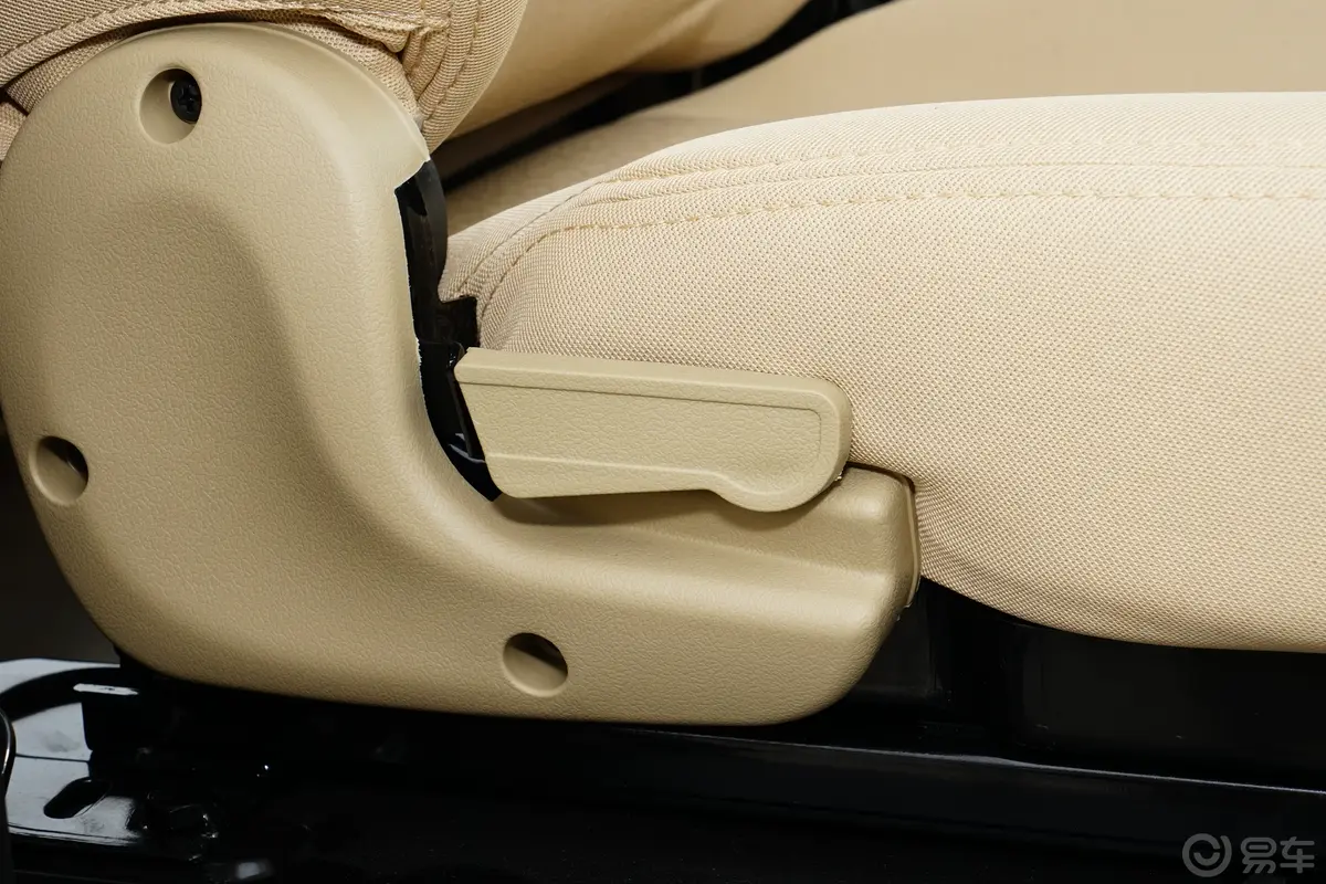 东风小康C361.5L 手动基本型副驾座椅调节