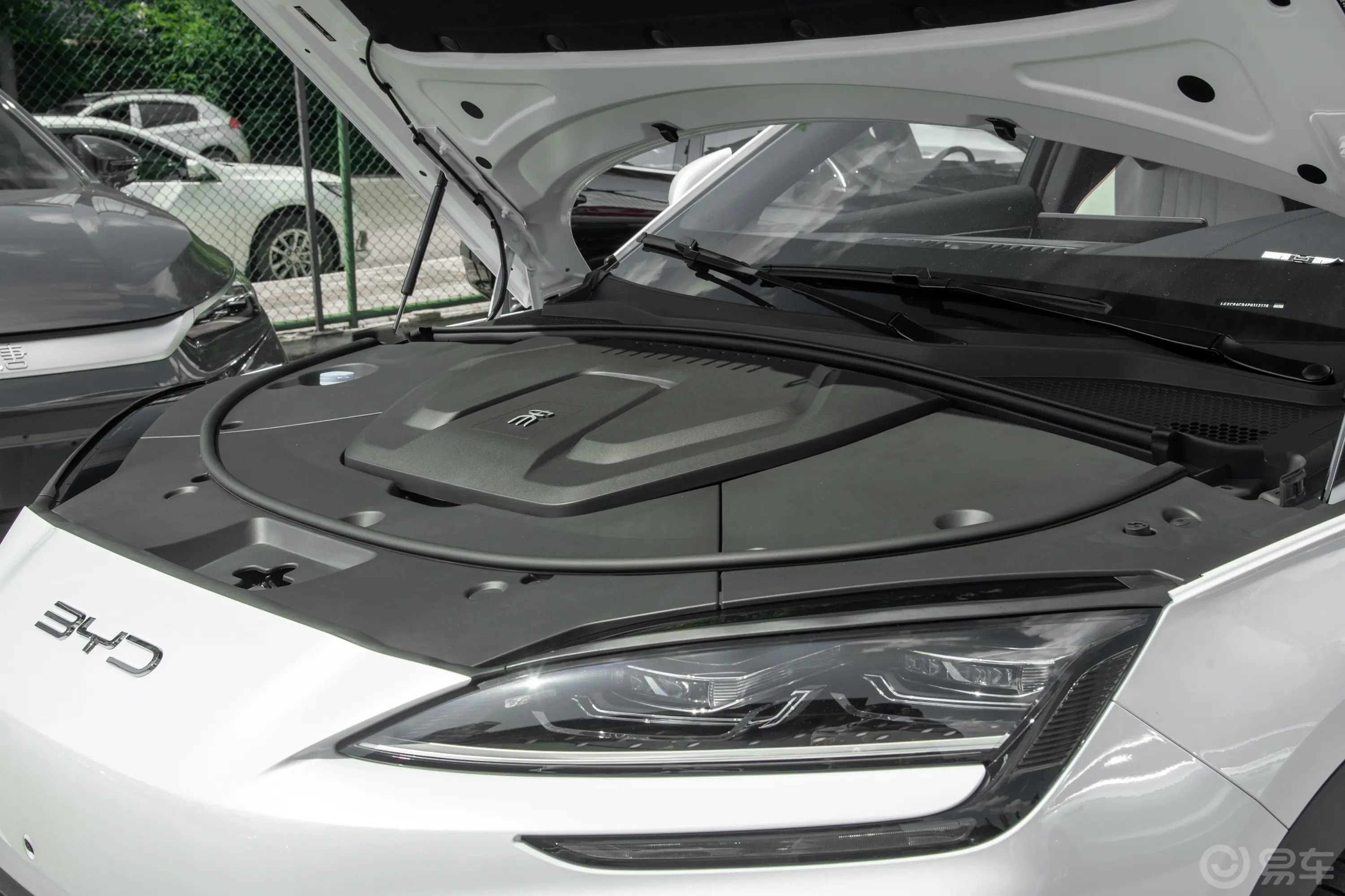 宋PLUS新能源EV 冠军版 520km 尊贵型动力底盘