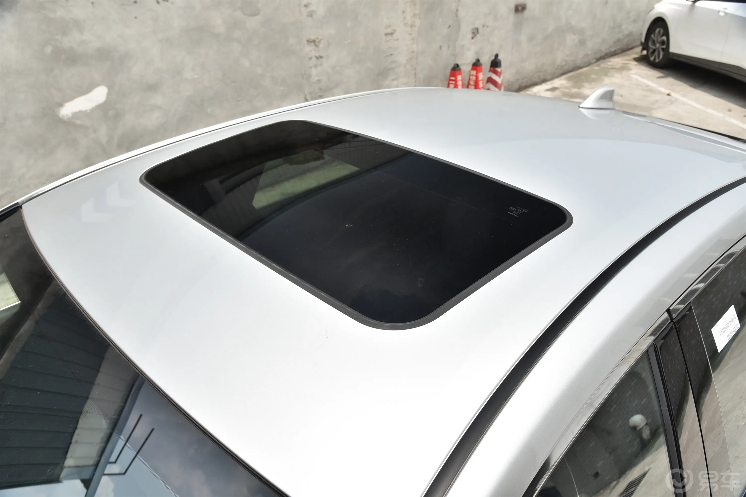 皇冠SportCross双擎 2.5L 两驱尊贵版天窗