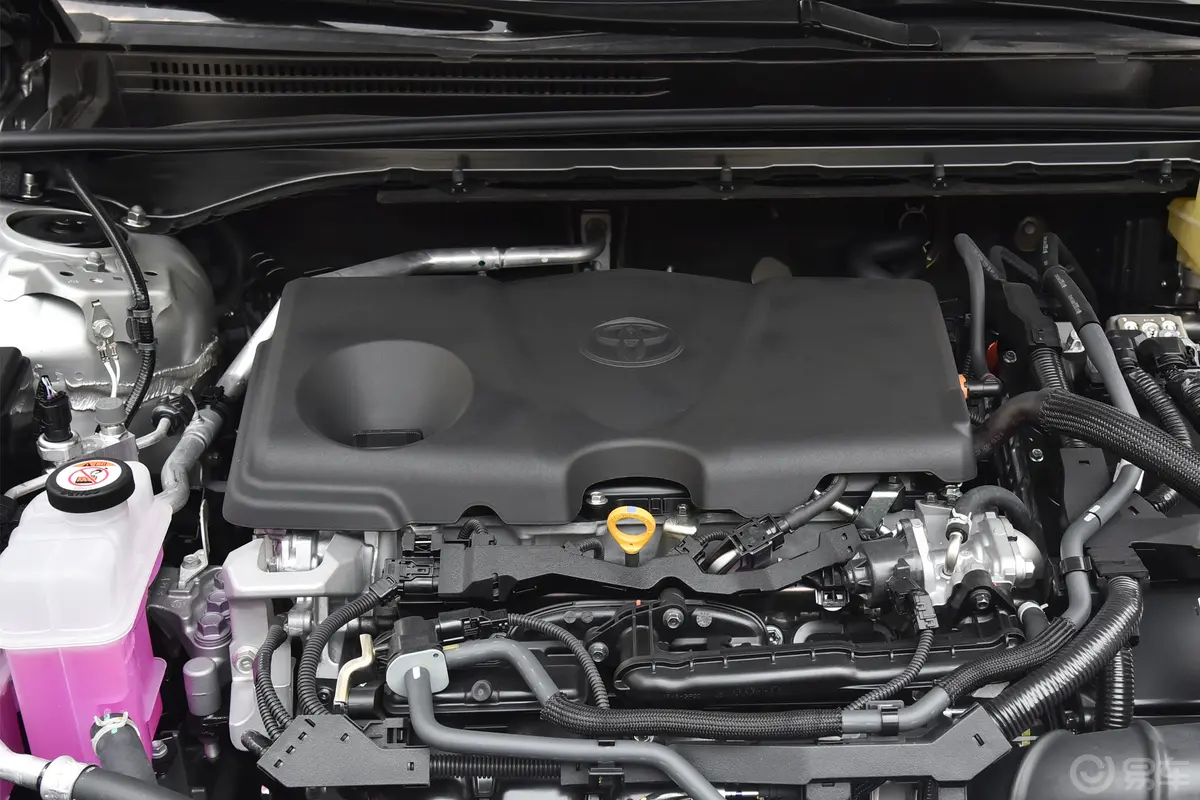 皇冠SportCross双擎 2.5L 两驱尊贵版发动机特写