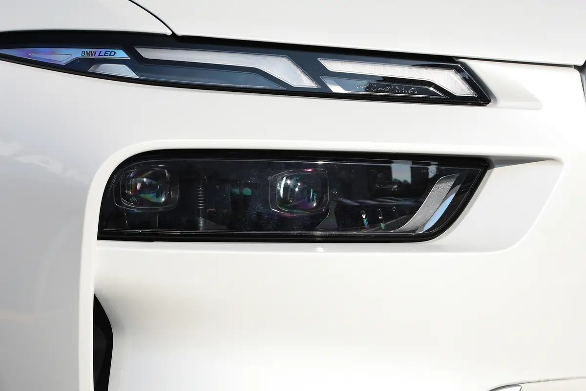 宝马X7xDrive40i 领先型 豪华套装外观灯组